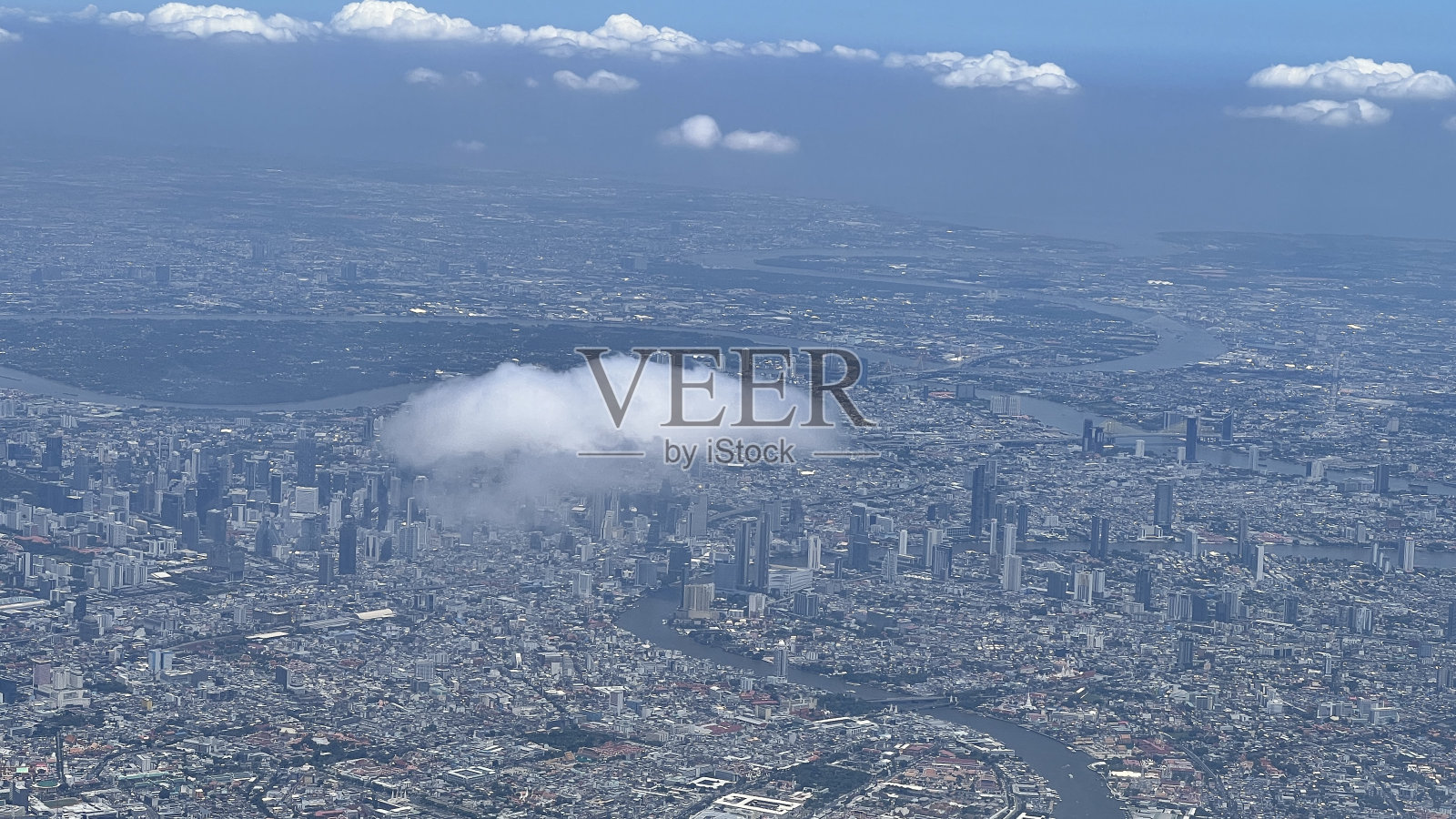 曼谷有河流，气候宜人照片摄影图片