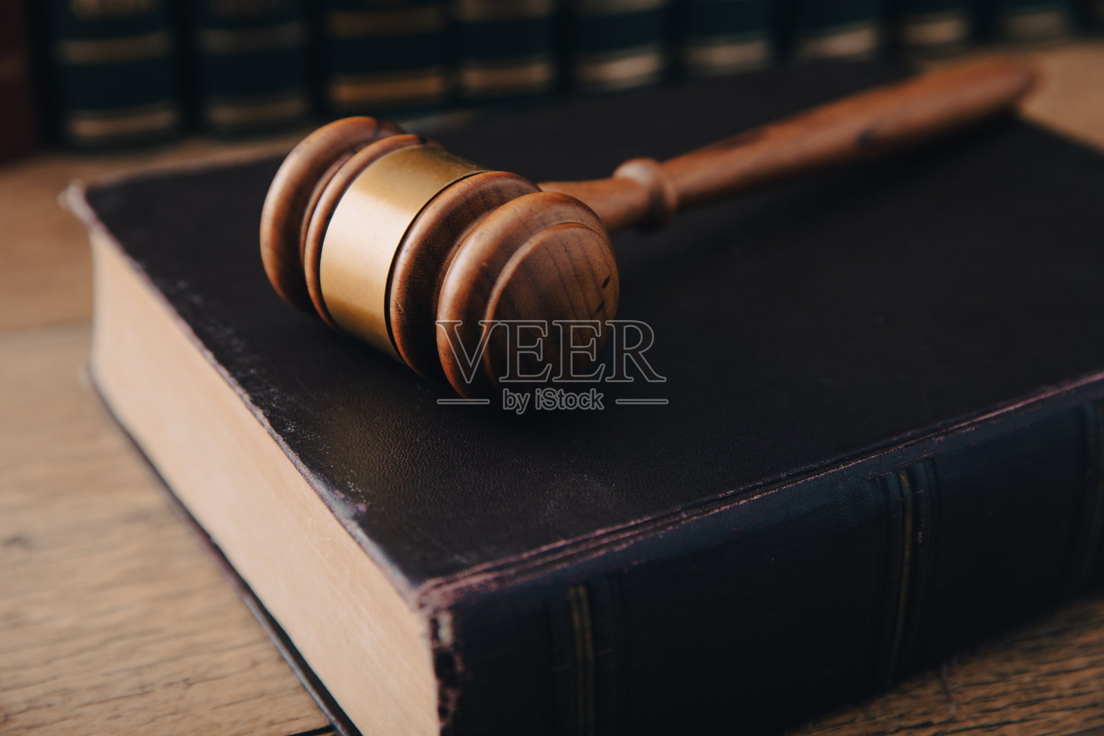 法官判决书照片摄影图片