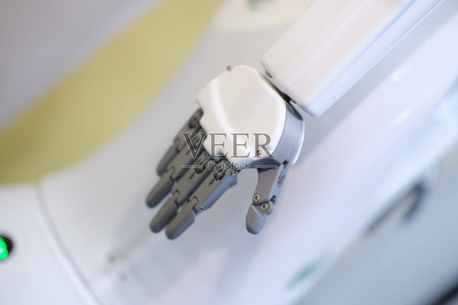 生产中的白色自动化机械臂计算机机器人照片摄影图片