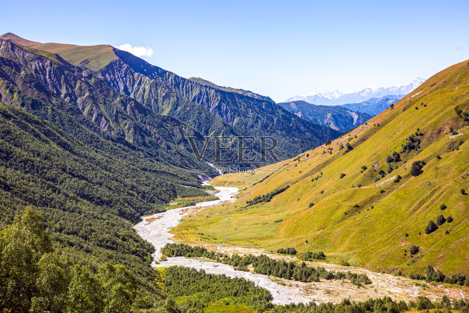 格鲁吉亚山区的景观景观照片摄影图片