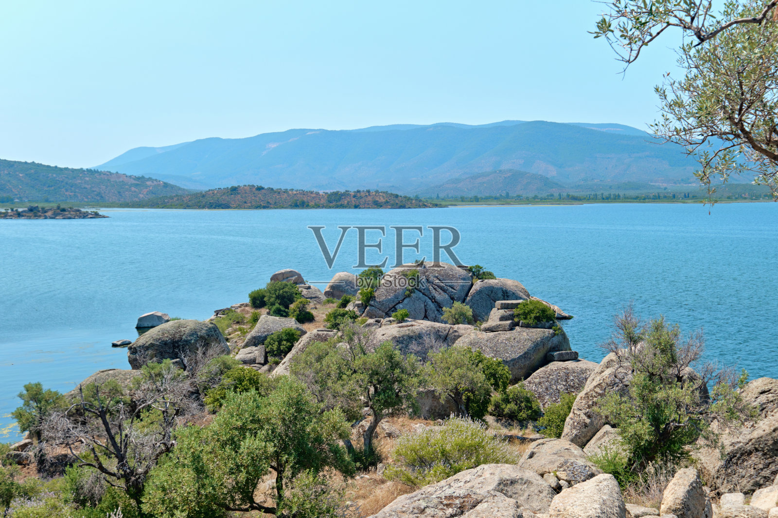 赫拉克莱亚拉莫斯古城遗址。位于八发湖畔照片摄影图片