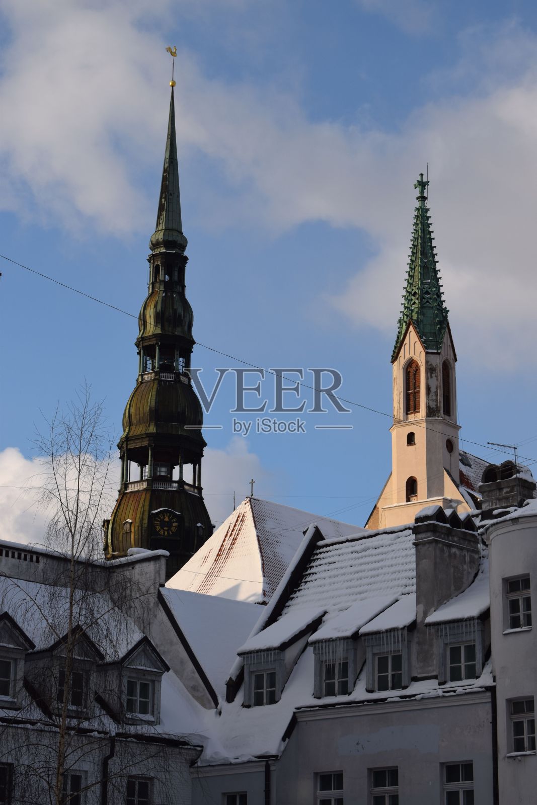 宏伟的中世纪建筑圣彼得教堂矗立在拉脱维亚首都里加照片摄影图片