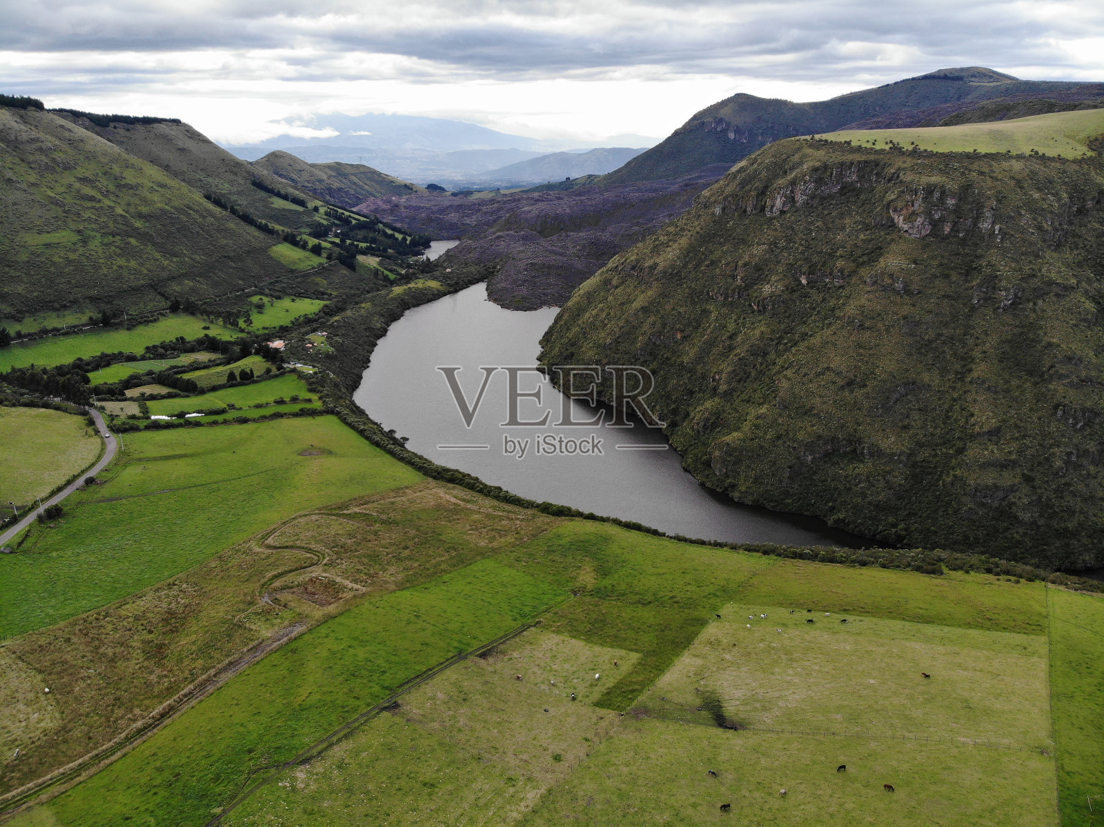 安第斯山脉的风景照片摄影图片