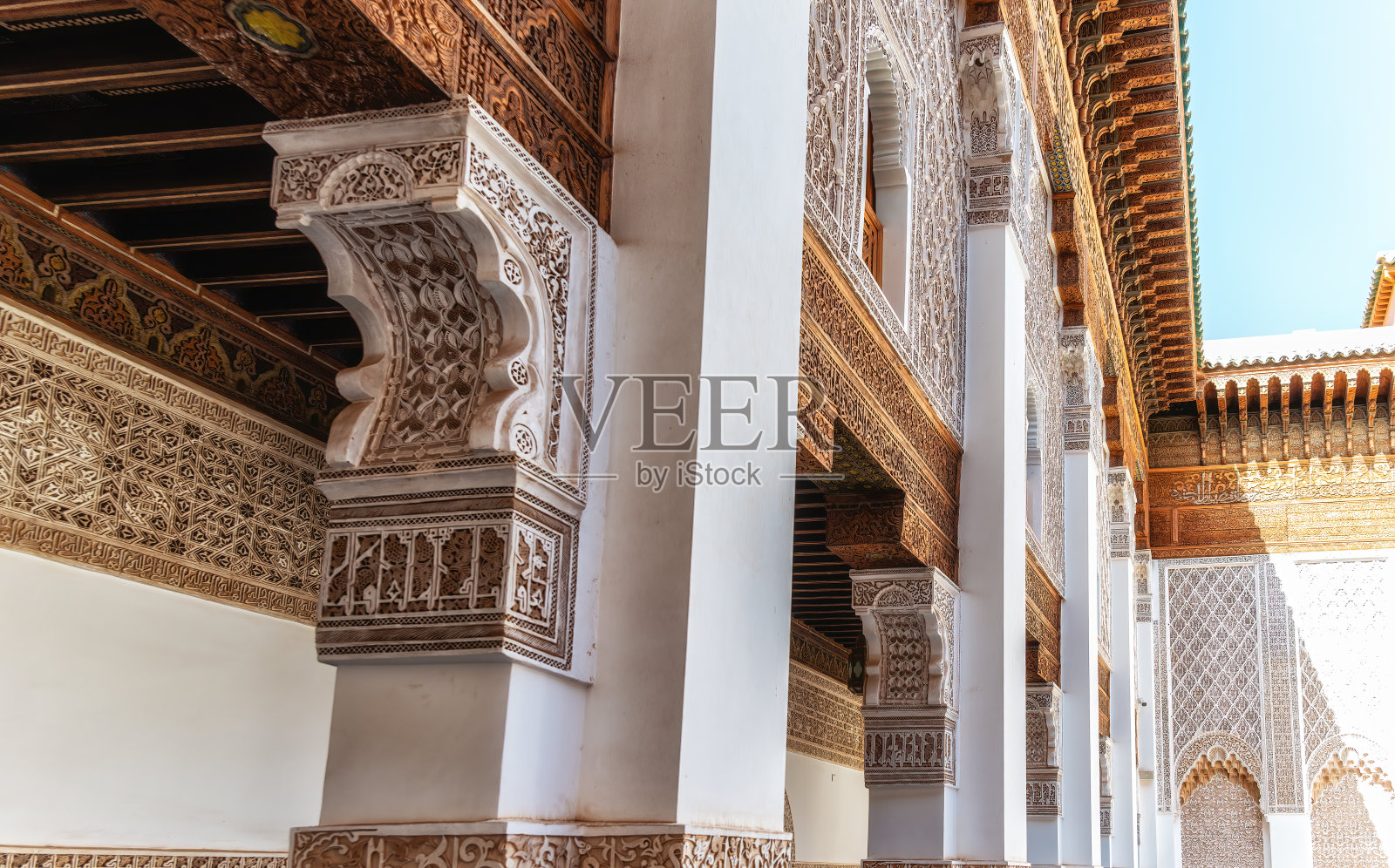 本·优素福伊斯兰学校，16世纪伊斯兰学院，摩洛哥马拉喀什照片摄影图片