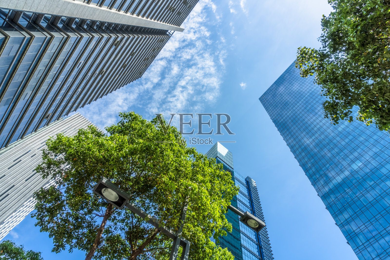 中国城市摩天大楼的低角度视图照片摄影图片