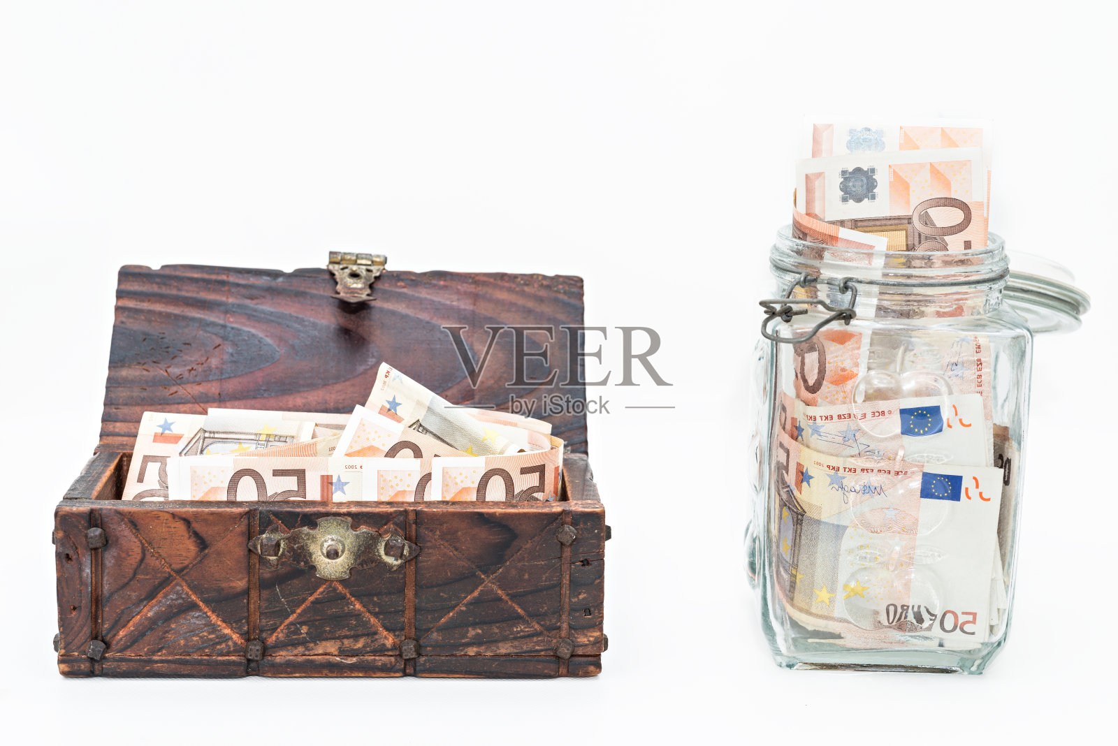 建立世代财富:家庭储蓄罐遗产照片摄影图片