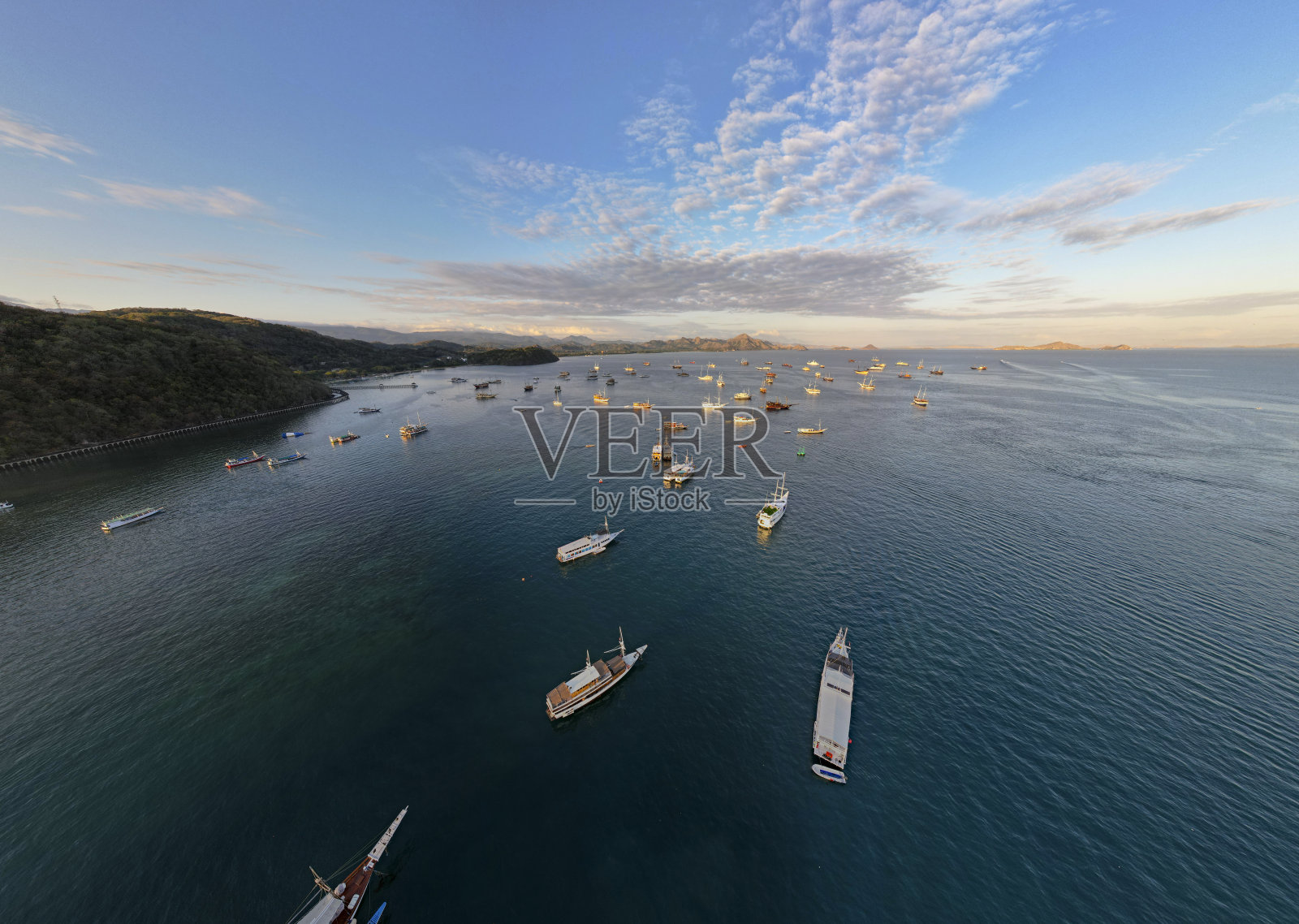 豪华的菲尼西在纳uan巴霍帆船科莫多国家公园照片摄影图片