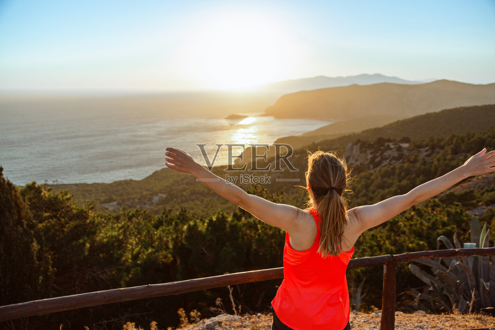 看风景。自由。照片摄影图片