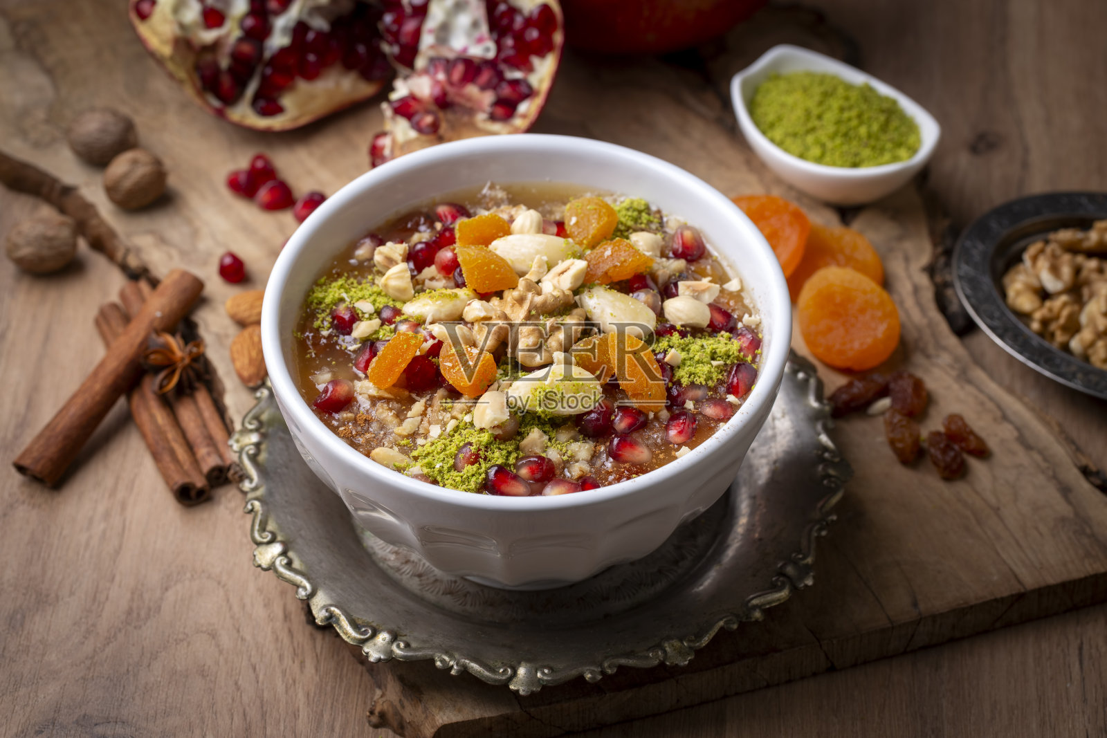 传统美味的土耳其甜点;阿舒拉节(没问题)照片摄影图片