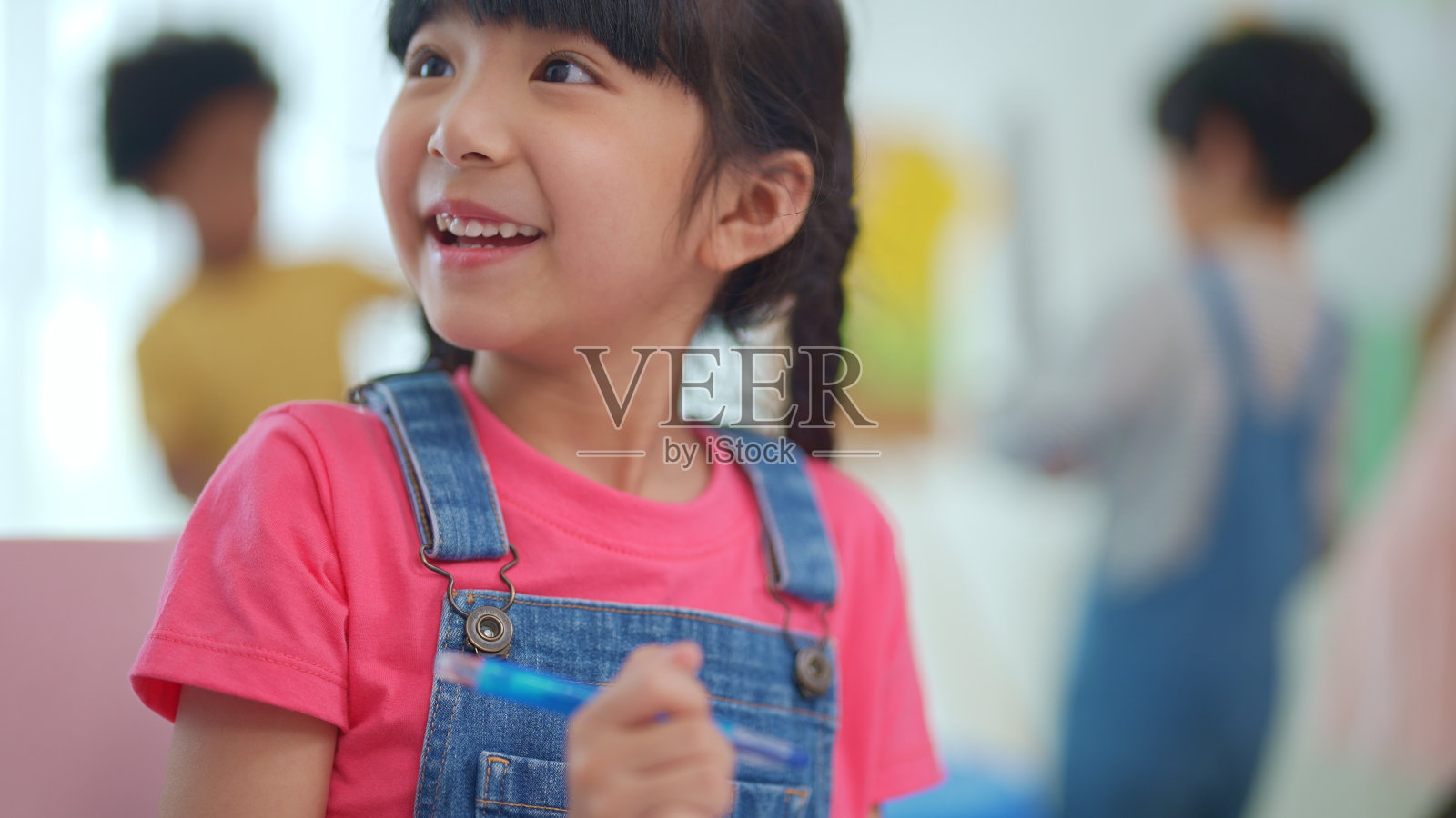 幼儿园，女学生，教室，教育，学习，知识照片摄影图片