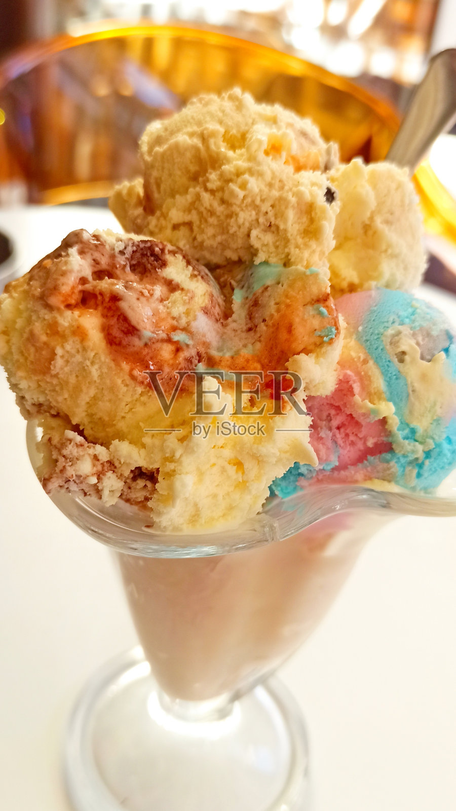 各种颜色的水果冰淇淋照片摄影图片