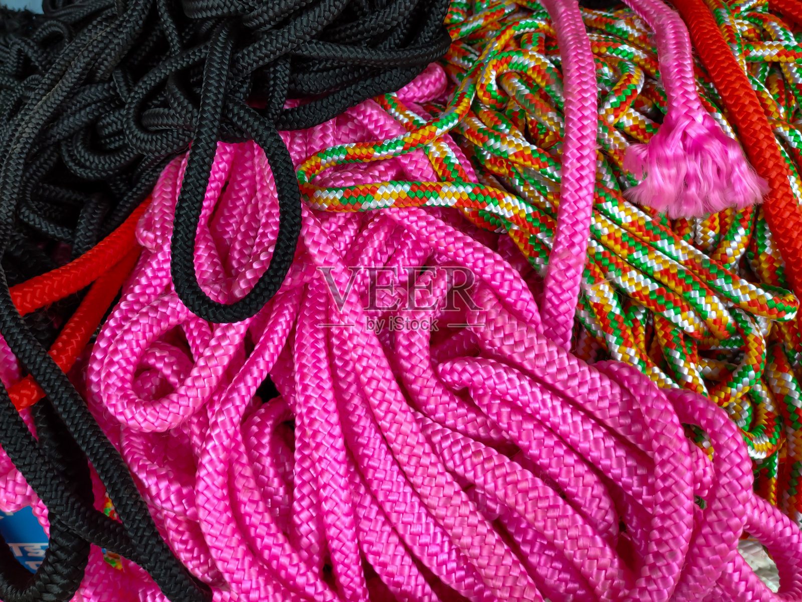 攀爬绳子照片摄影图片