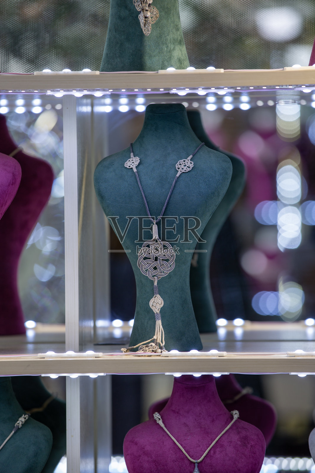 特拉布宗的特别手工首饰照片摄影图片