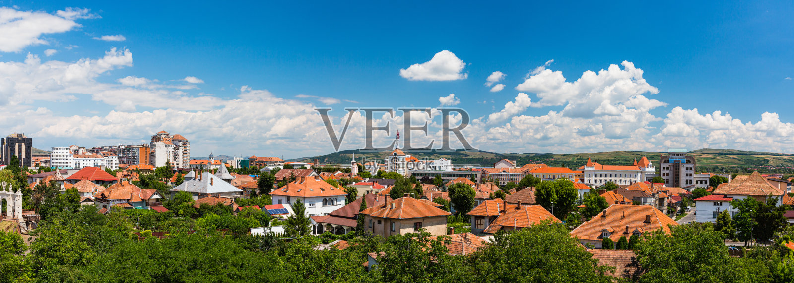 从罗马尼亚特兰西瓦尼亚地区的阿尔巴尤利亚要塞看到的风景照片摄影图片