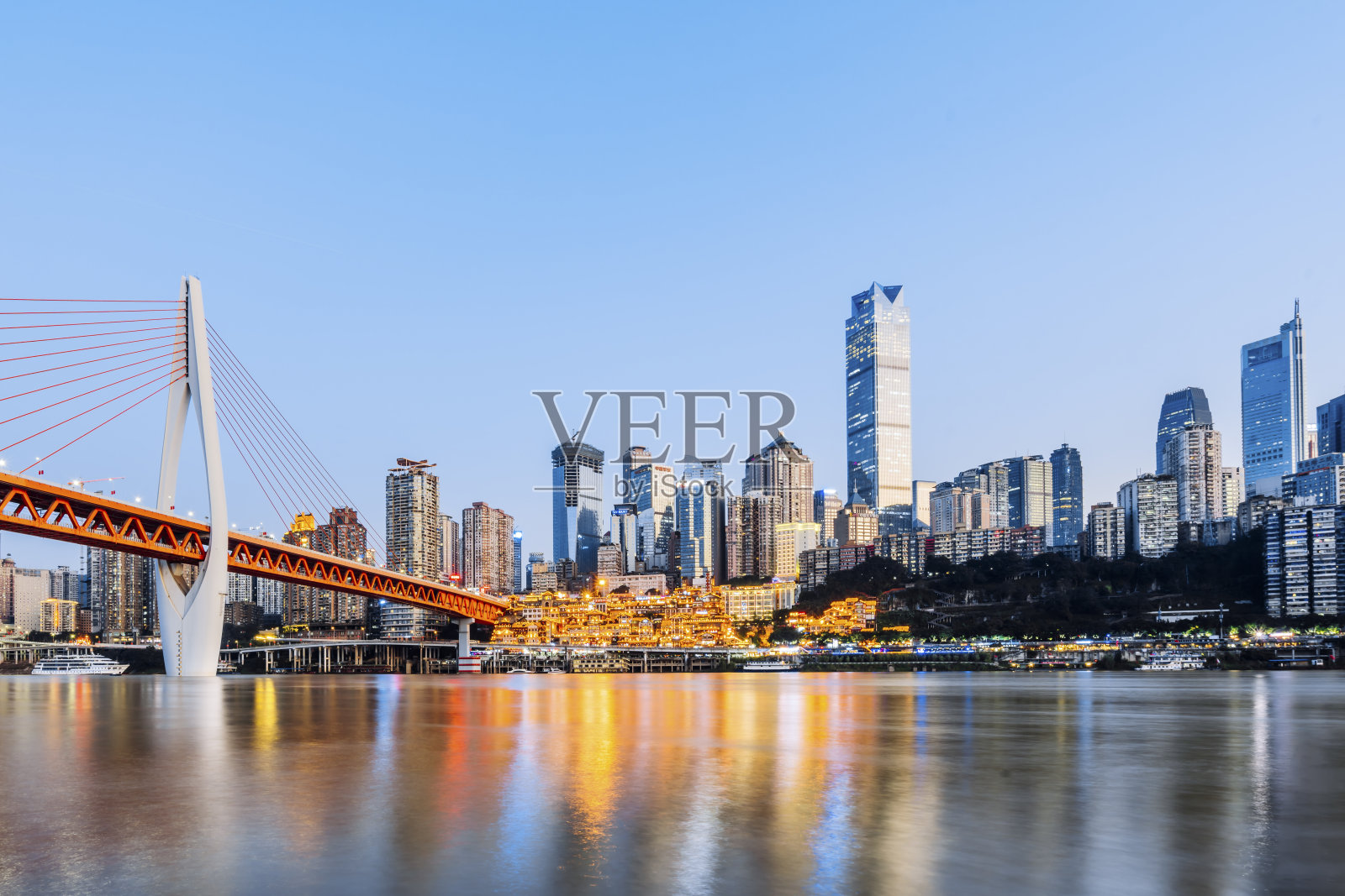 重庆洪崖洞和千四门桥夜景照片摄影图片