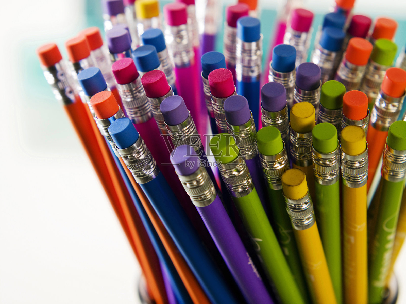 彩色铅笔在铅笔架照片摄影图片