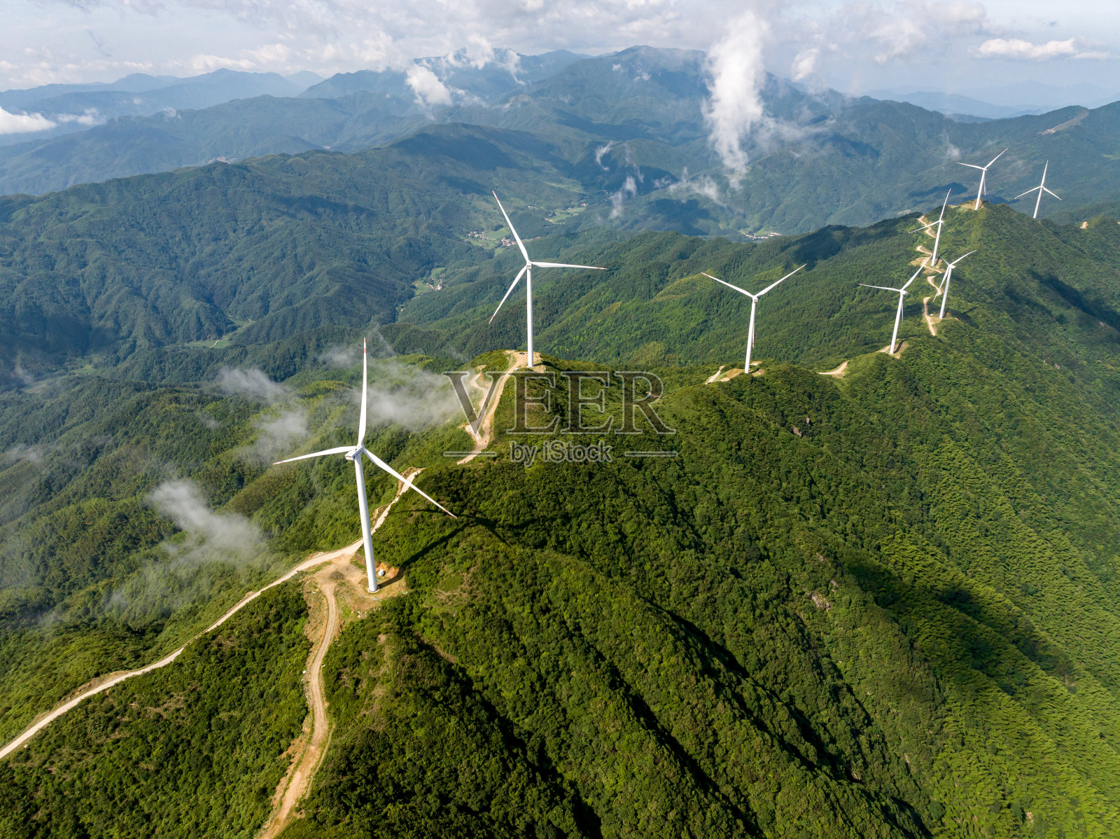 风力发电云海上山照片摄影图片