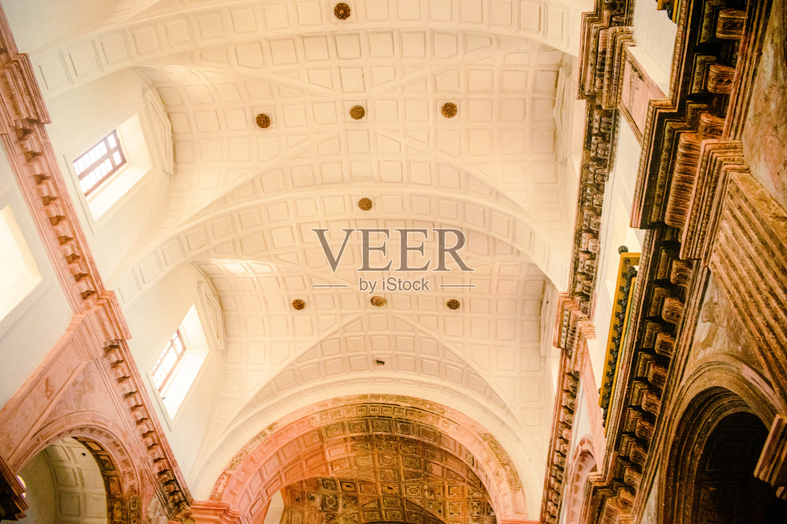 印度果阿，圣母玛利亚升天的圣玛丽大殿的内景照片摄影图片