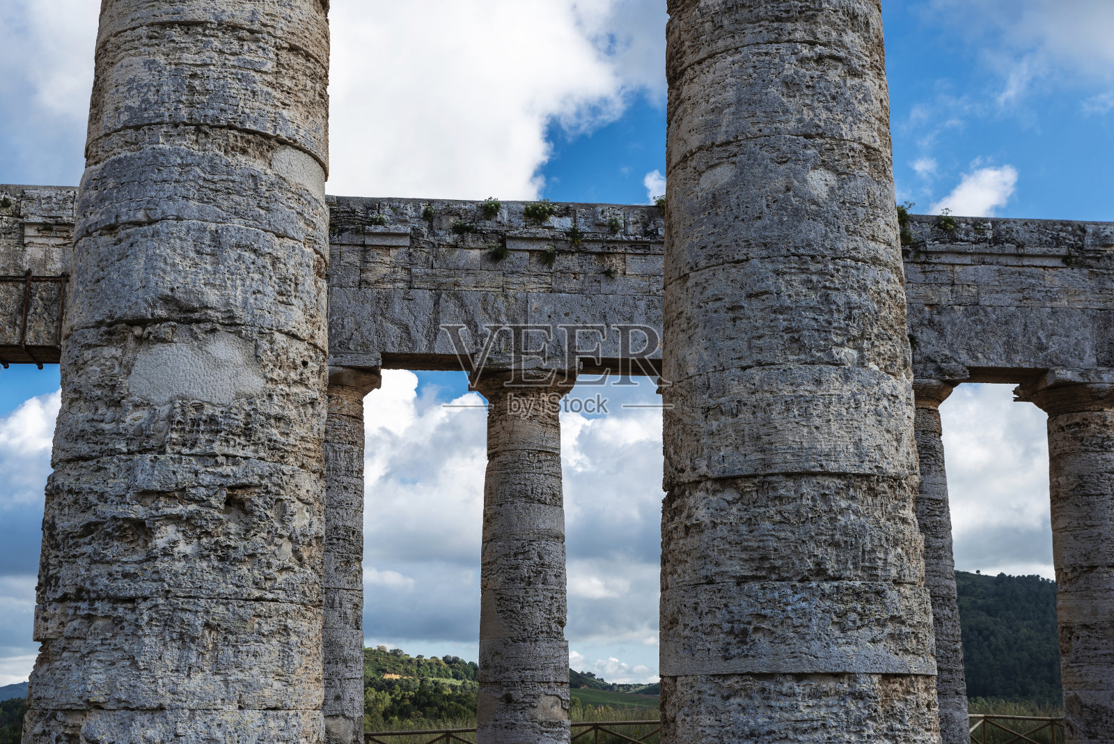 意大利西西里岛塞格斯塔的多立克神庙照片摄影图片