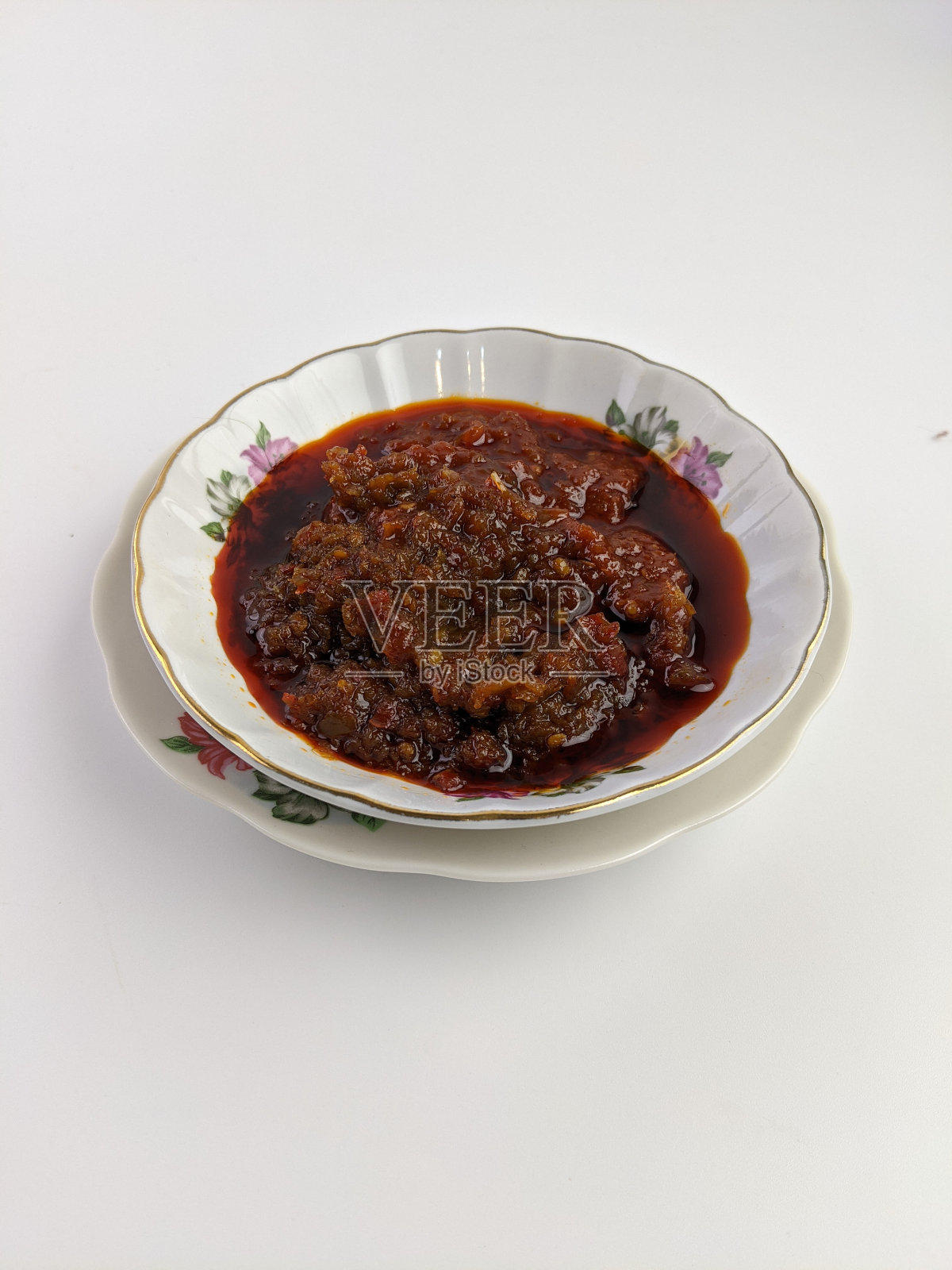 来自印度尼西亚不同地区的各种“参巴尔”。桑巴尔是印尼的招牌调味品之一，由辣椒、大蒜、葱和番茄制成。照片摄影图片