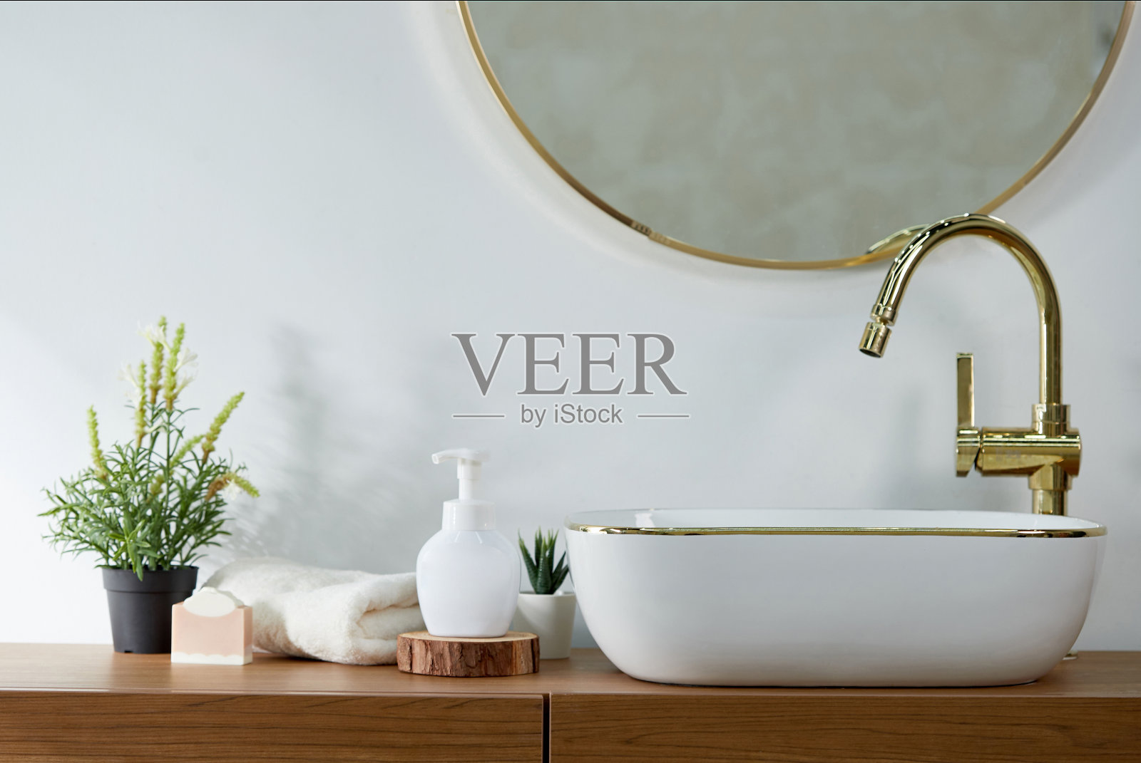 浴室里有洗手液照片摄影图片