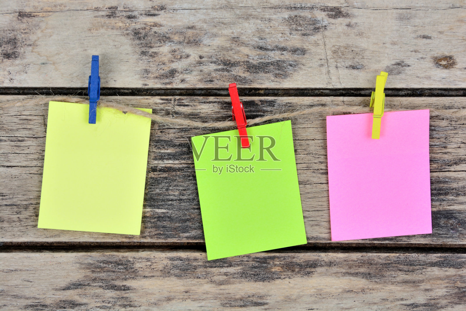 彩色的便签上有复印空间照片摄影图片