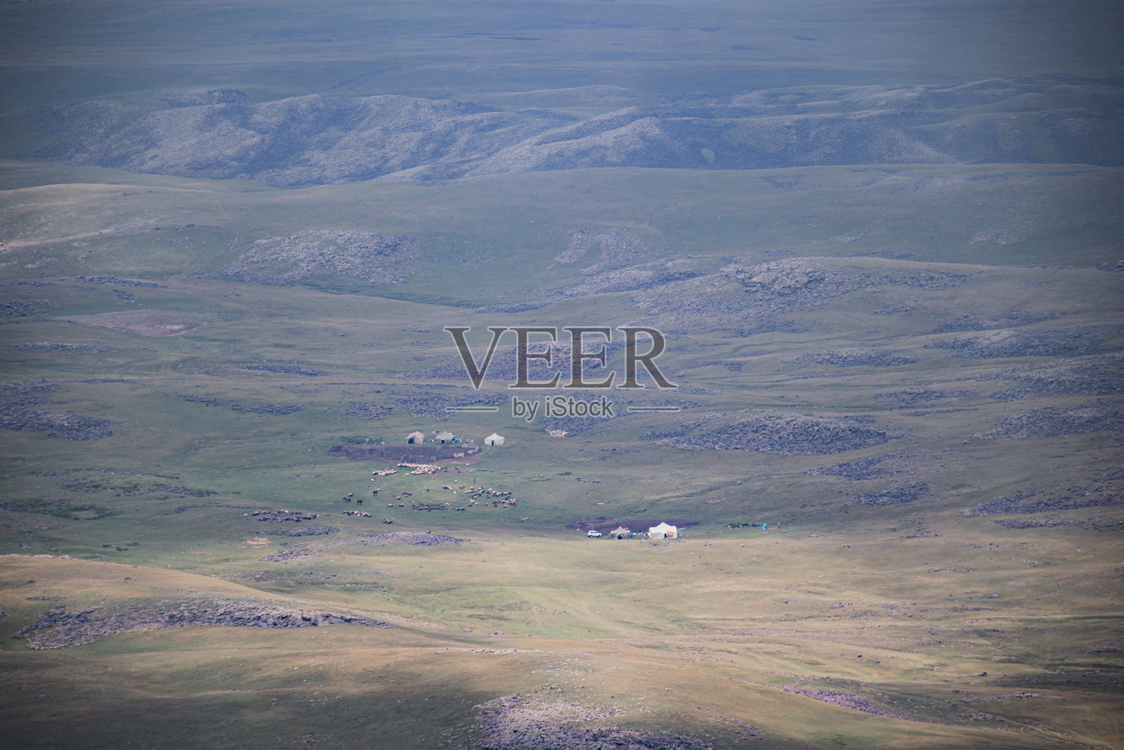 在山里照片摄影图片