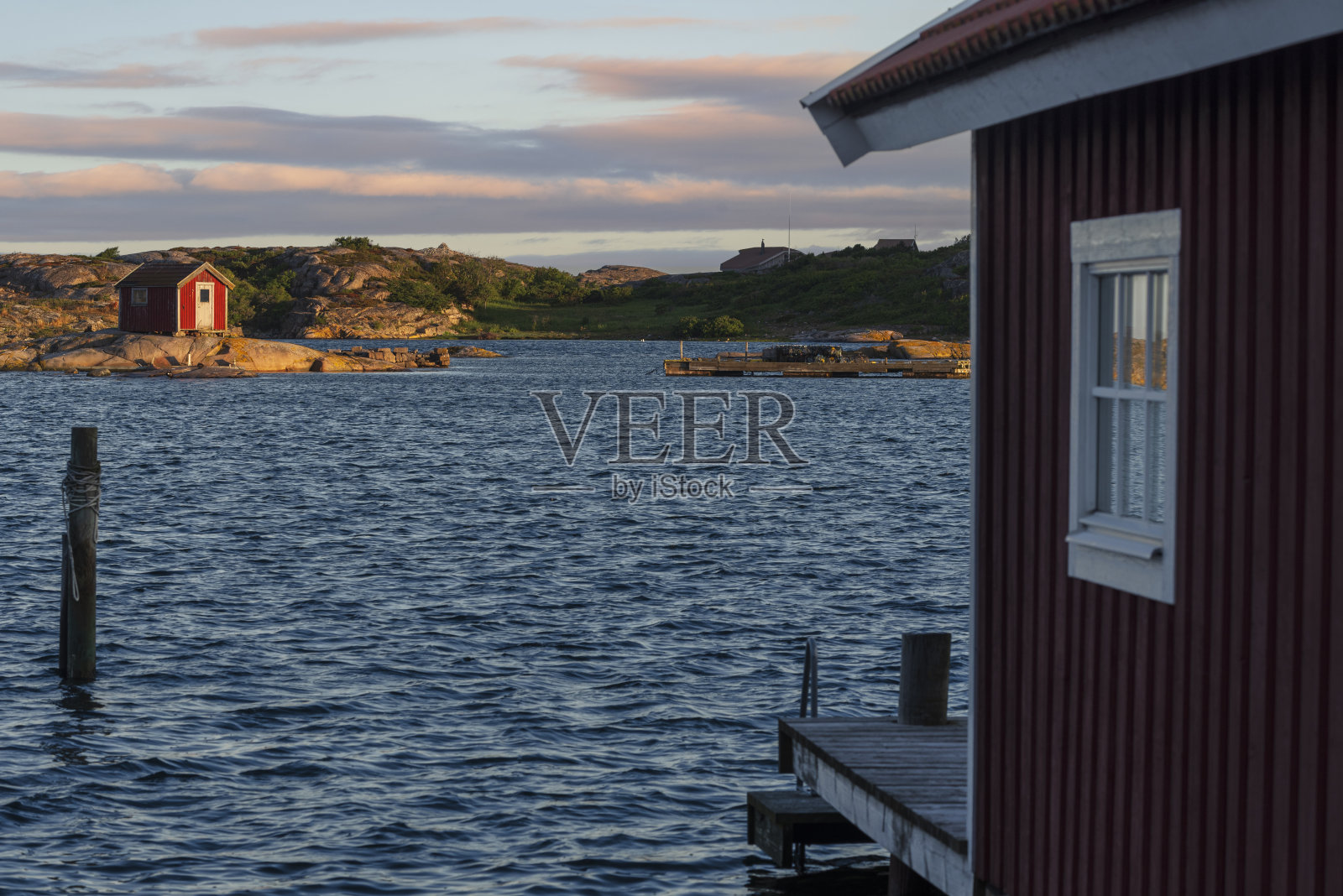日出在瑞典西海岸，Bohuslan，瑞典照片摄影图片