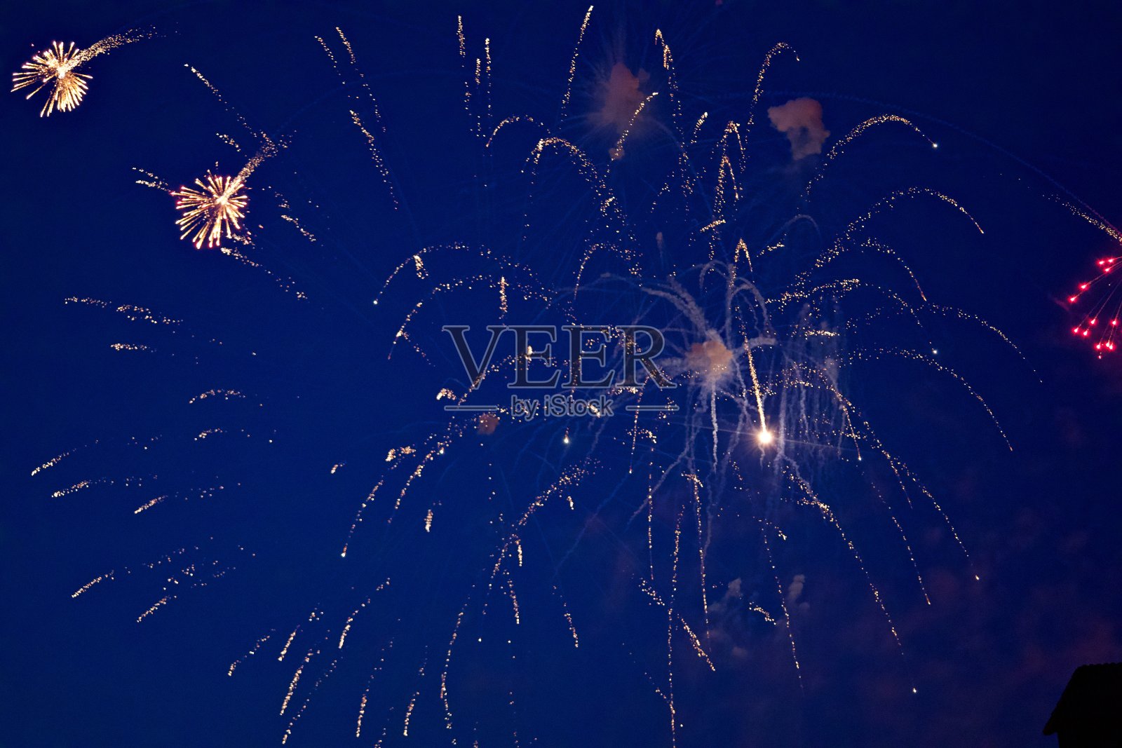 晚上的烟火照片摄影图片