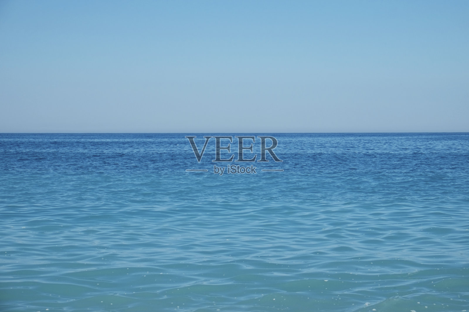 美丽的海滩，绿松石般的大海。照片摄影图片