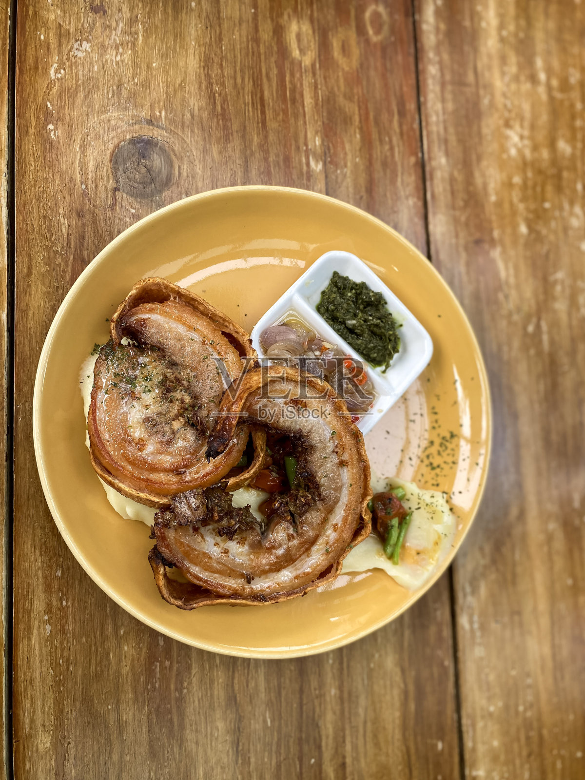 脆皮烤猪肉照片摄影图片