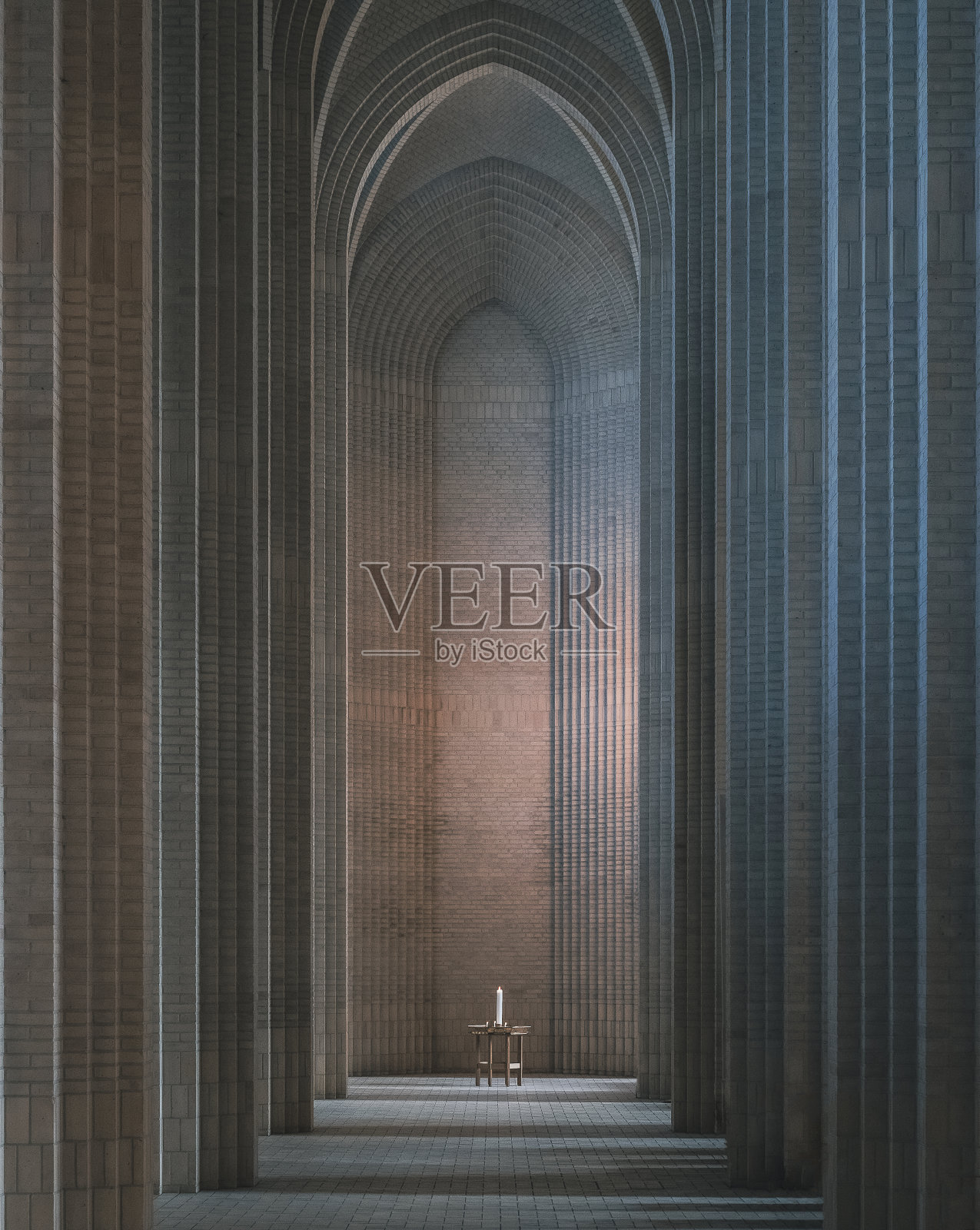 一个福音教堂的纪念性拱门下的蜡烛照片摄影图片