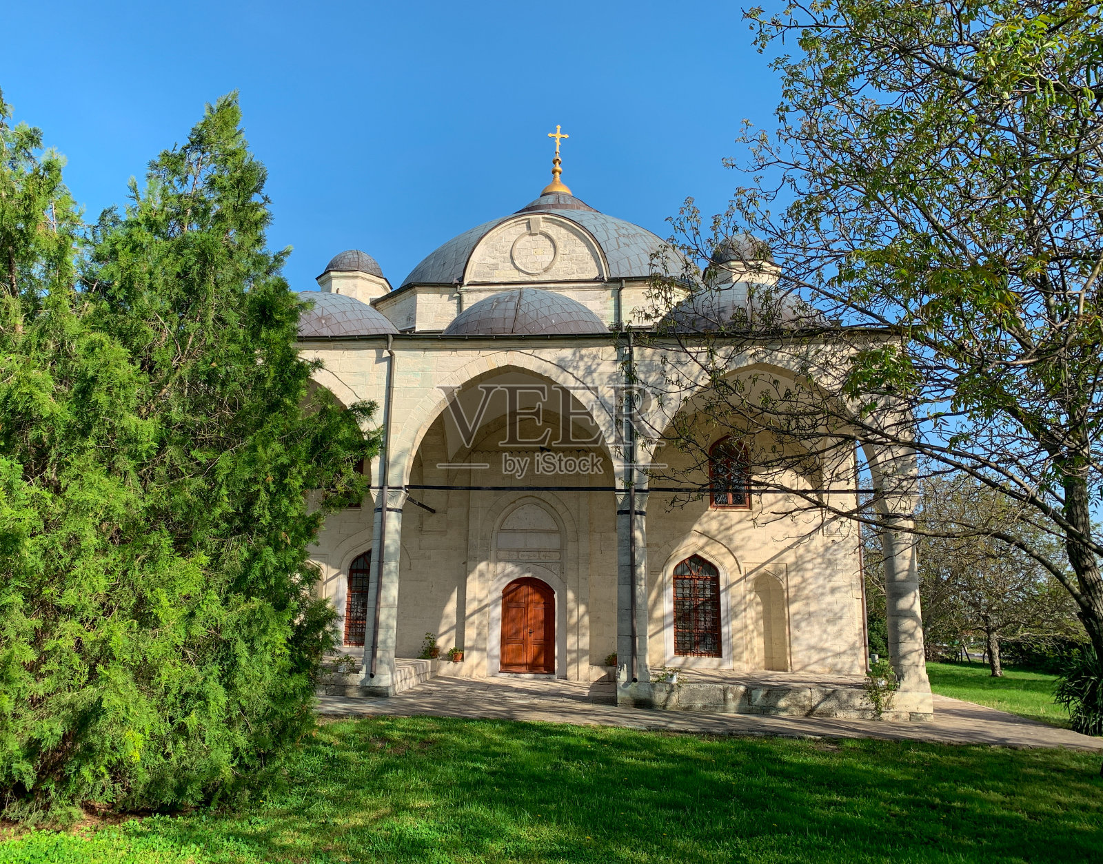 Uzundzhovo村的保加利亚东正教教堂照片摄影图片