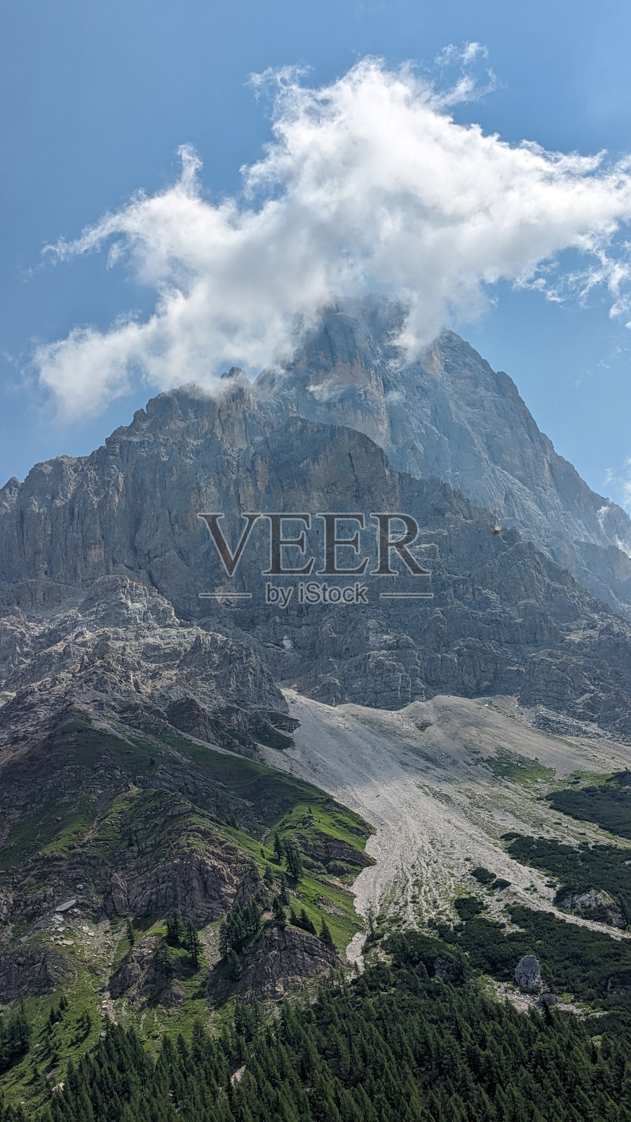 在白云石徒步旅行照片摄影图片