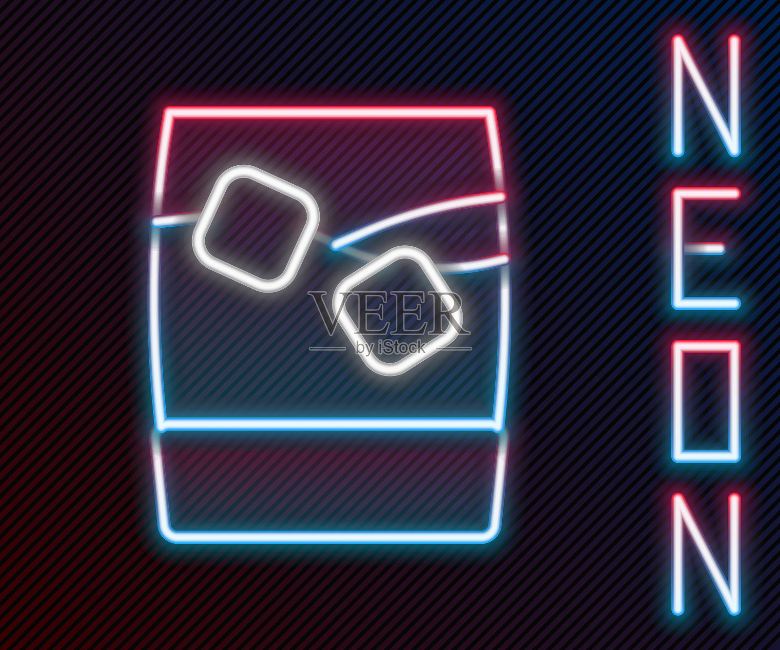 发光的霓虹灯线与冰块的威士忌酒杯图标孤立的黑色背景。色彩缤纷的轮廓概念。向量插画图片素材