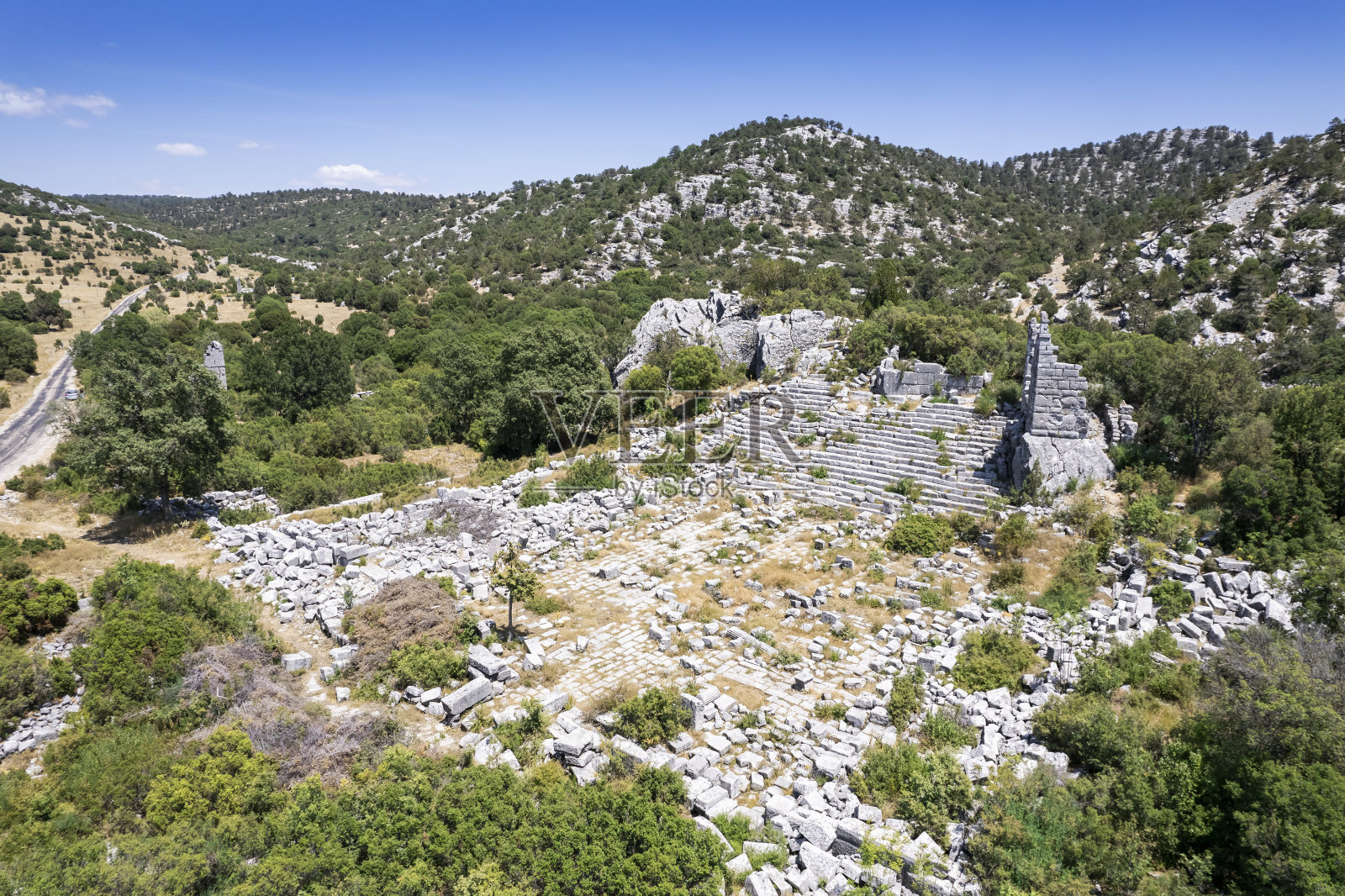 阿达达是古皮西迪亚的一座古城和考古遗址，位于土耳其的伊斯帕塔。照片摄影图片