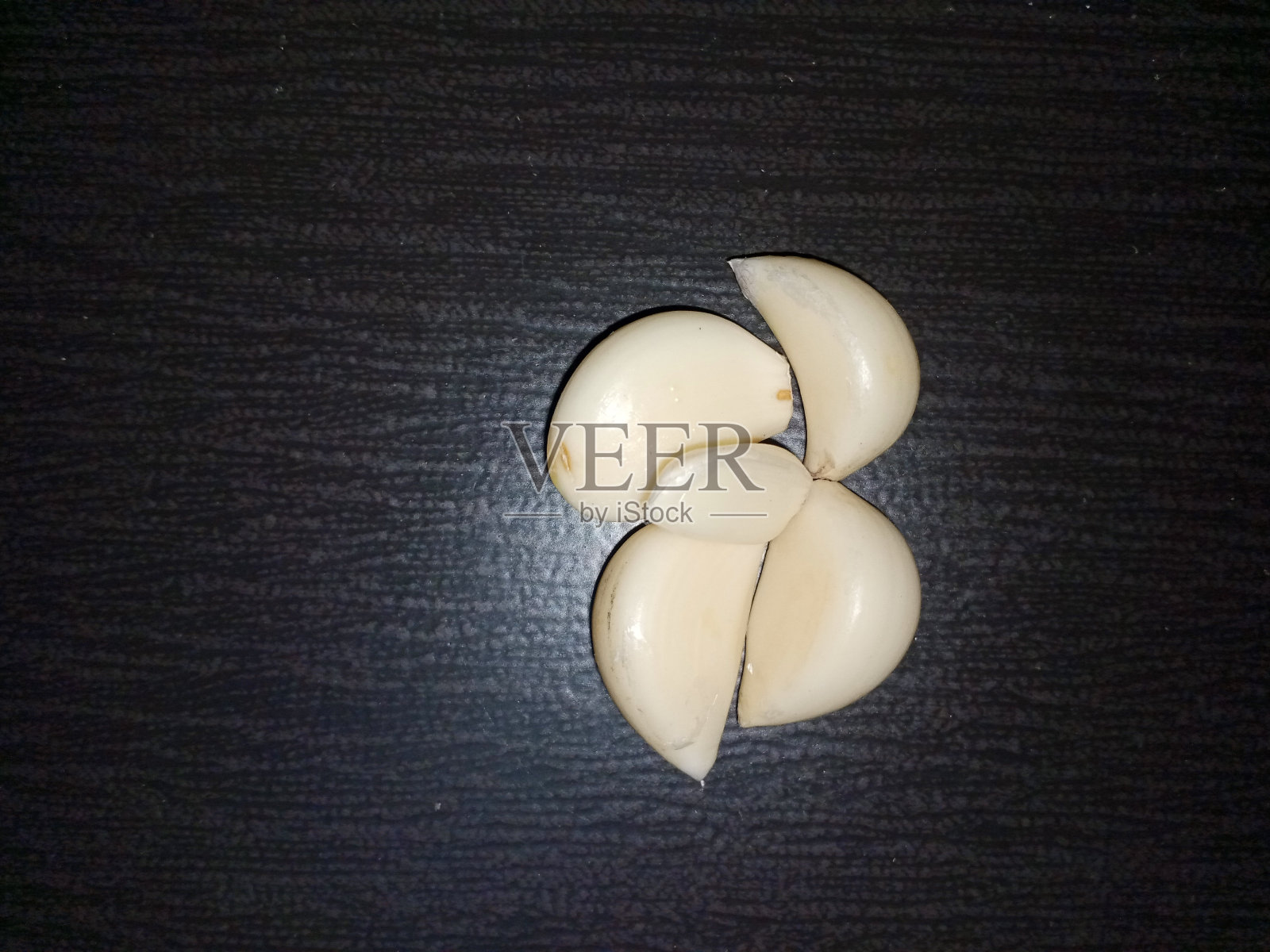 大蒜照片与地板背景照片摄影图片