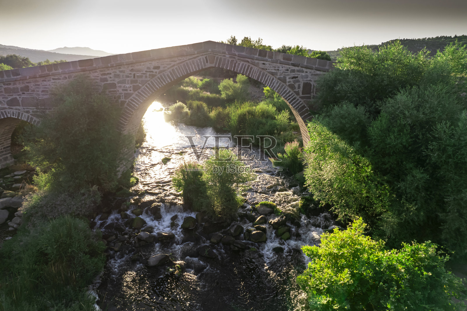 阿索斯古城无人机拍摄，阿索斯Behramkale，土耳其恰纳卡莱照片摄影图片