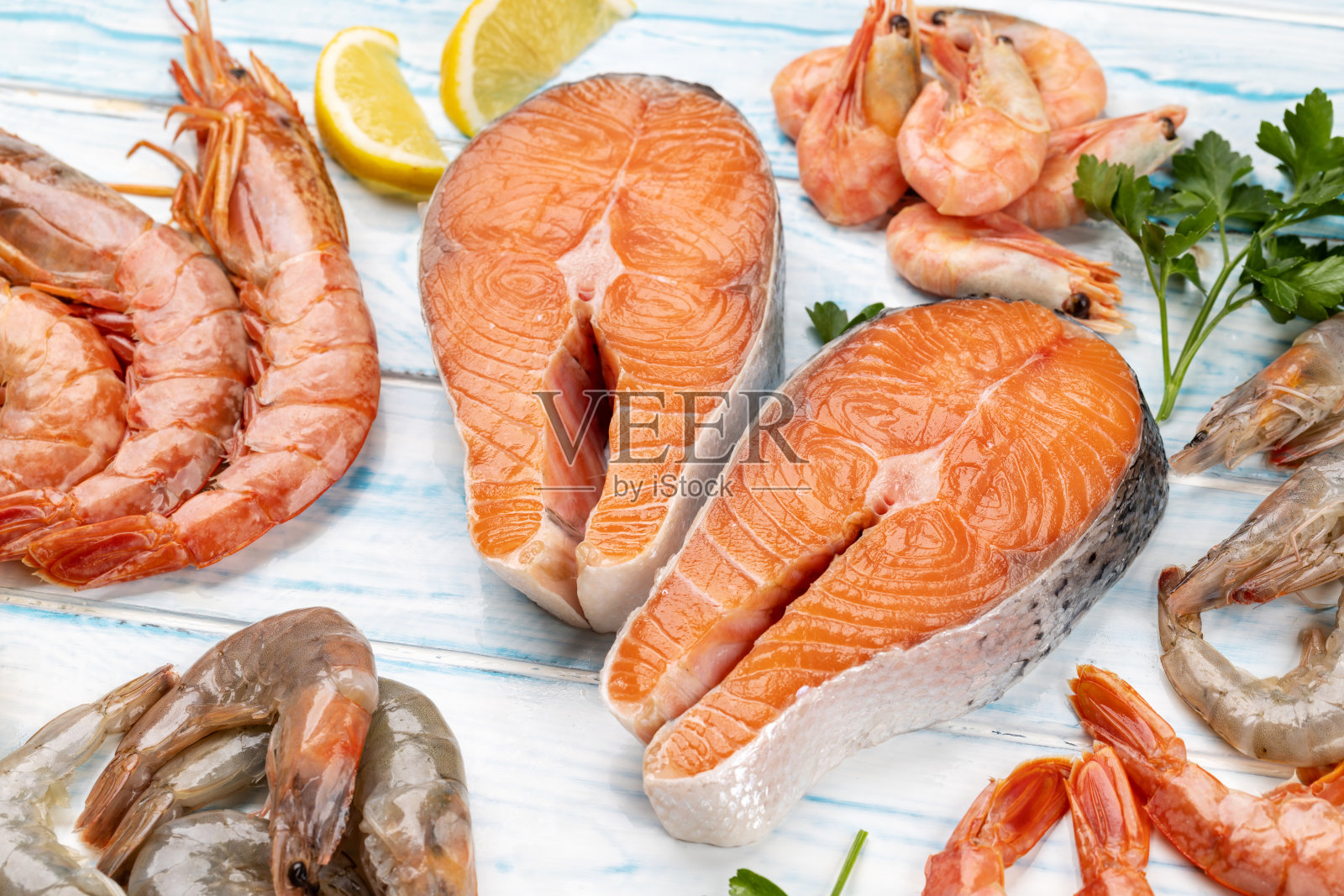 桌上的海鲜照片摄影图片