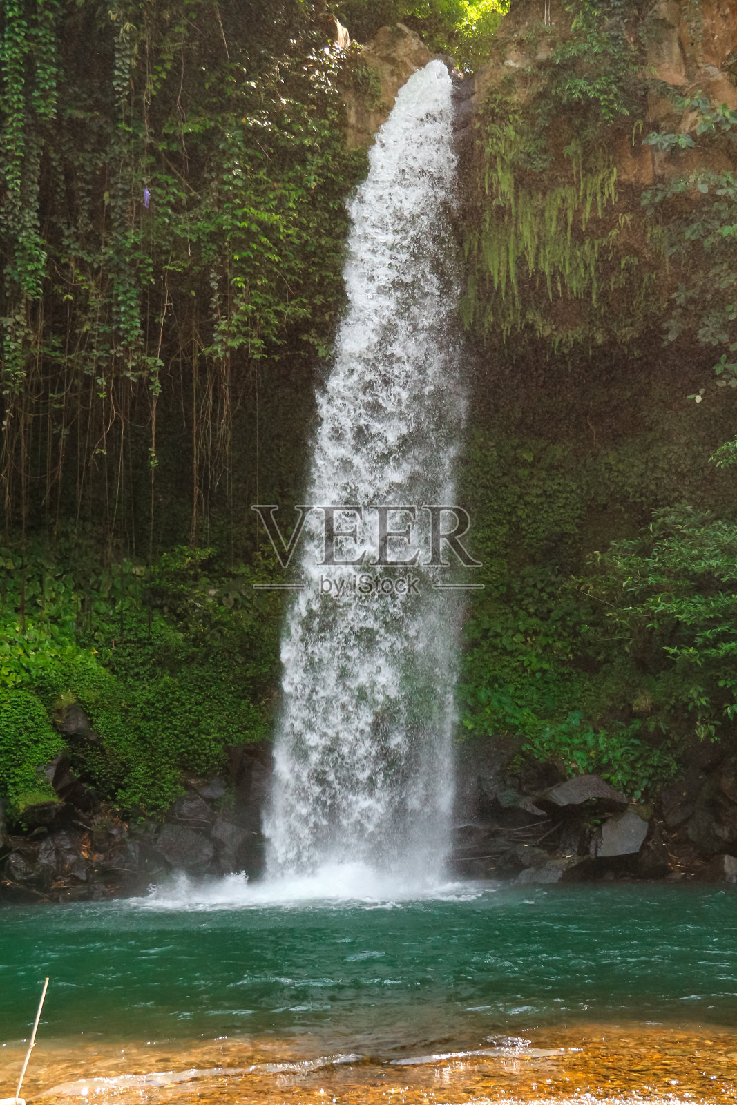 美丽的瀑布照片摄影图片