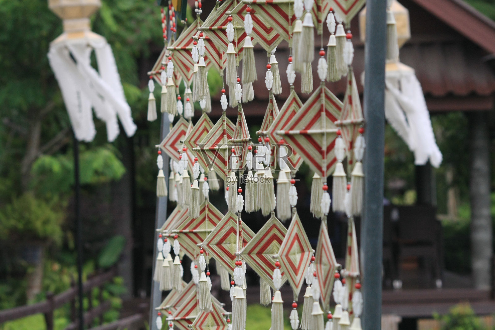 泰国农村地区五颜六色的手工工艺品。照片摄影图片