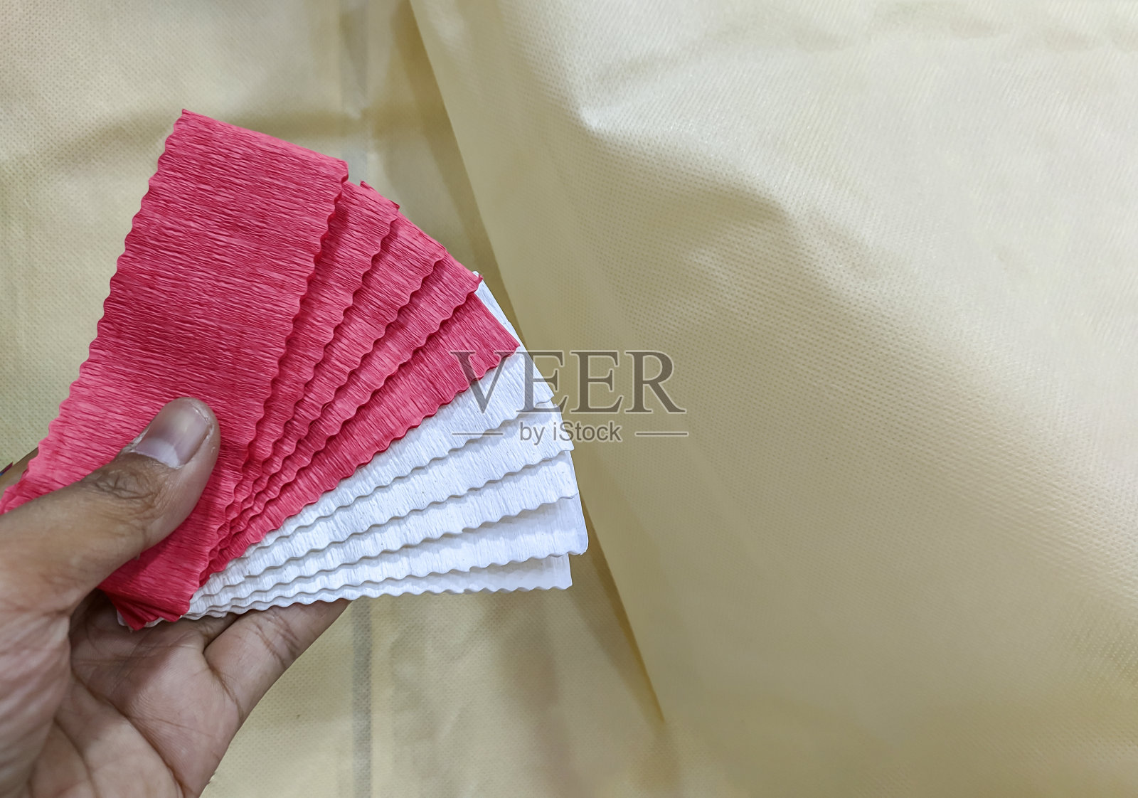 纸工艺又名绉纸照片摄影图片