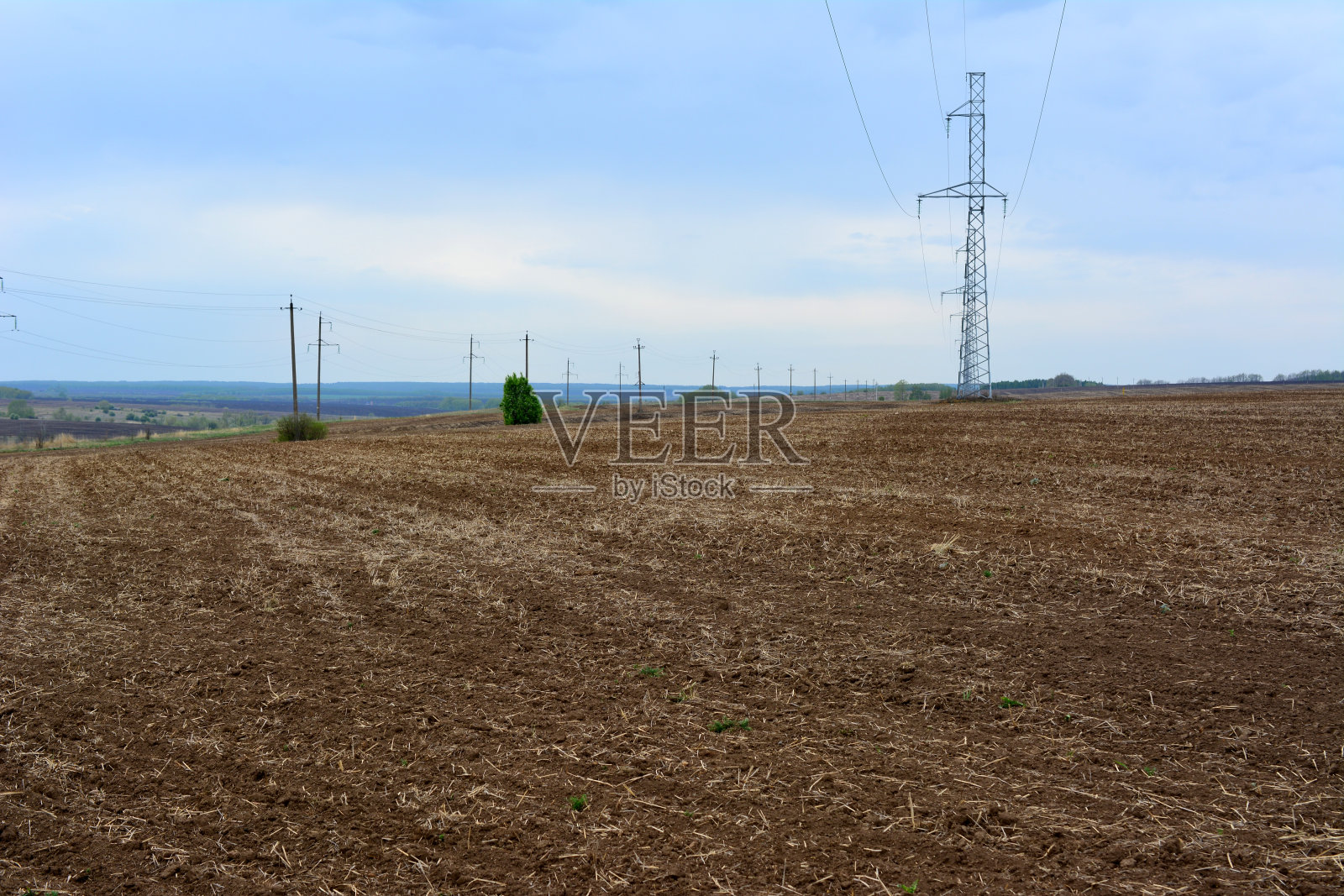 耕地用电柱和电线复制空间照片摄影图片