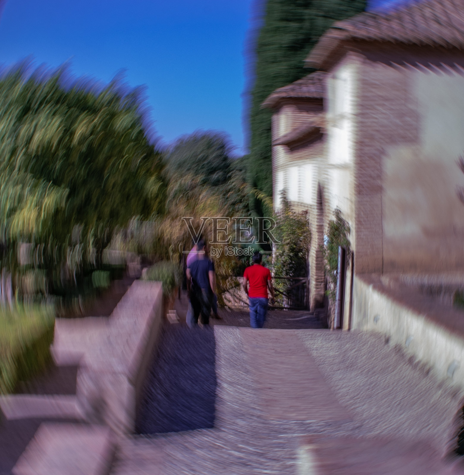 明亮的照片与模糊的一群人，可以用来说明一些身体状况，如头晕照片摄影图片