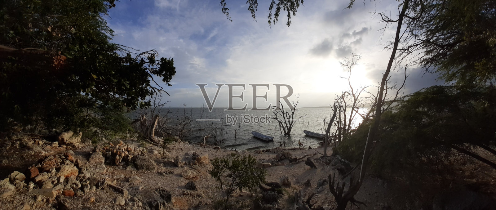 恩里基洛湖照片摄影图片