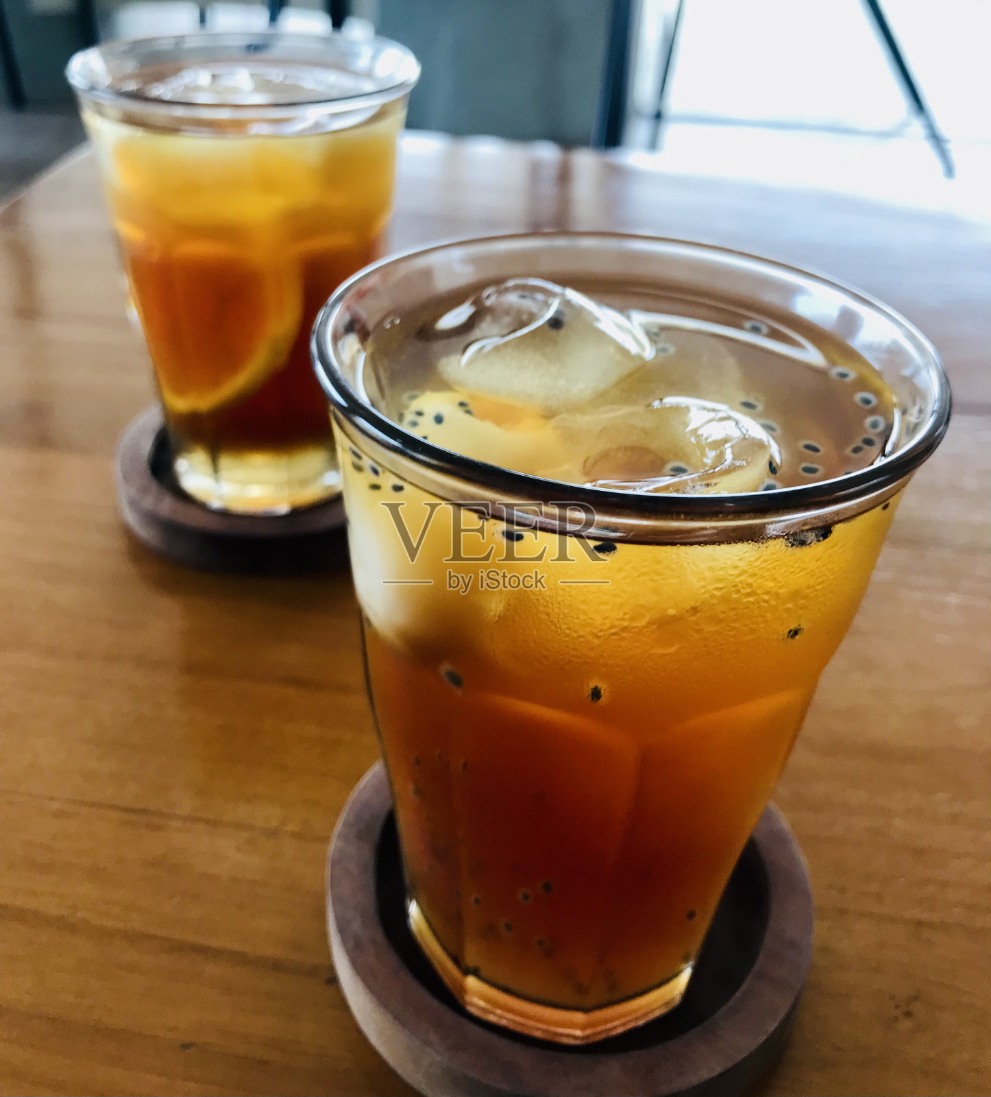 冰荔枝茶加柠檬照片摄影图片