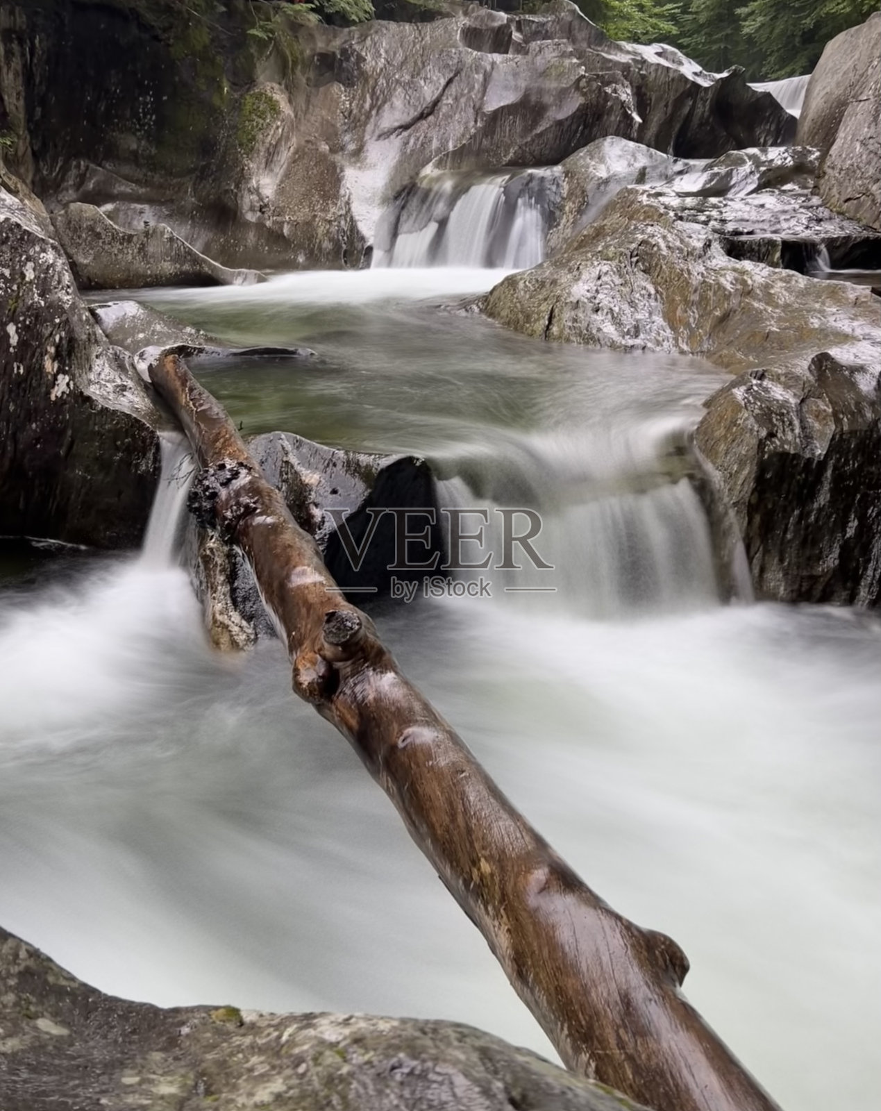 在佛蒙特州沃伦拍摄的长曝光照片照片摄影图片