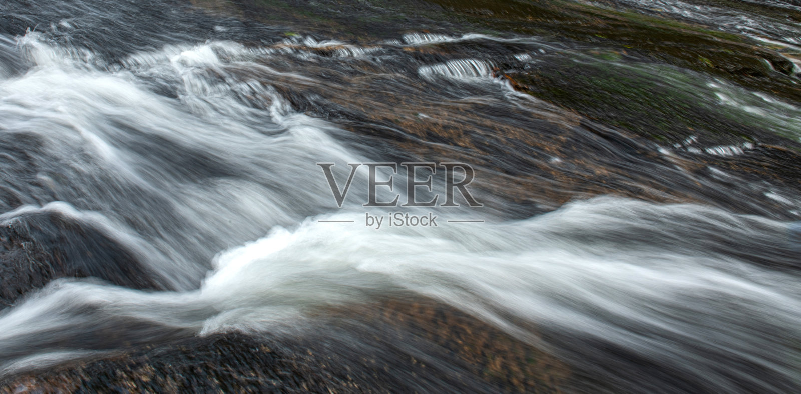 温柔的流水照片摄影图片