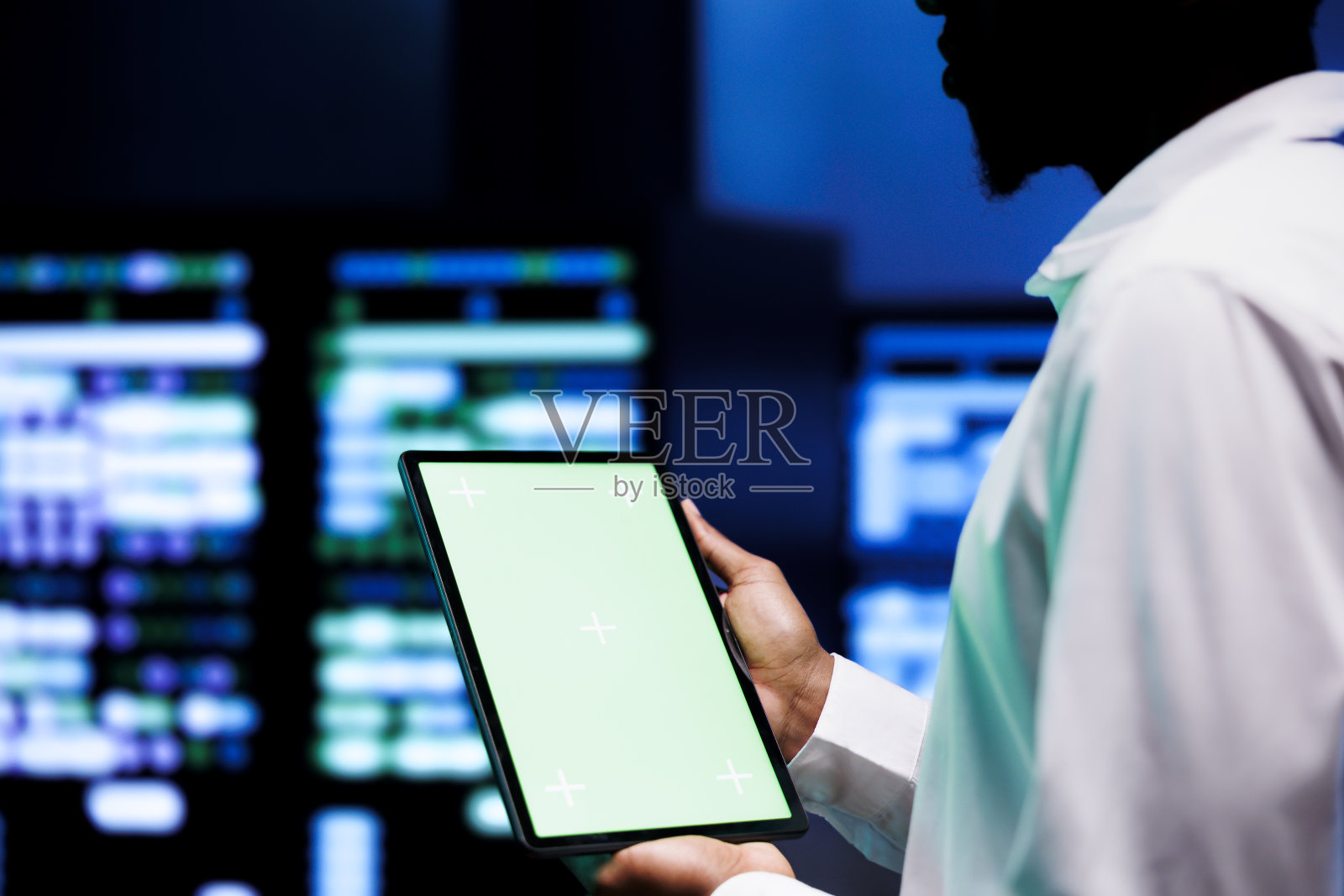 服务器检查使用色度键平板电脑照片摄影图片