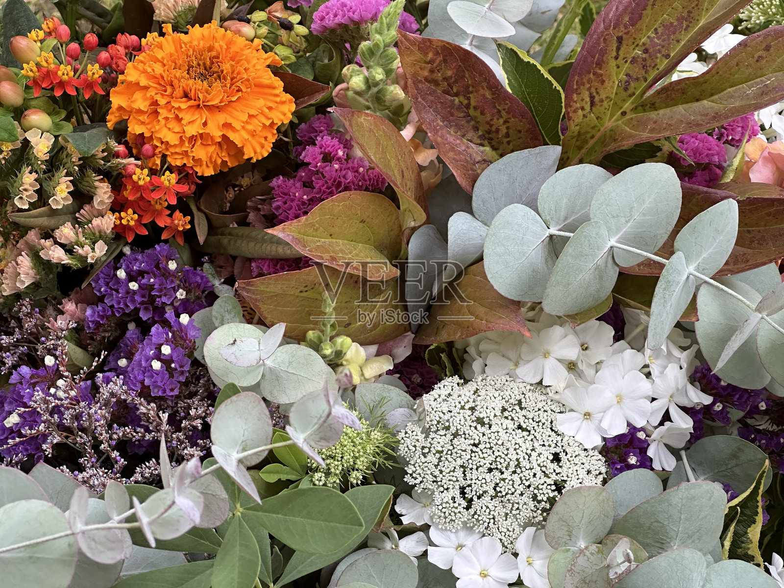 农贸市场的鲜花照片摄影图片